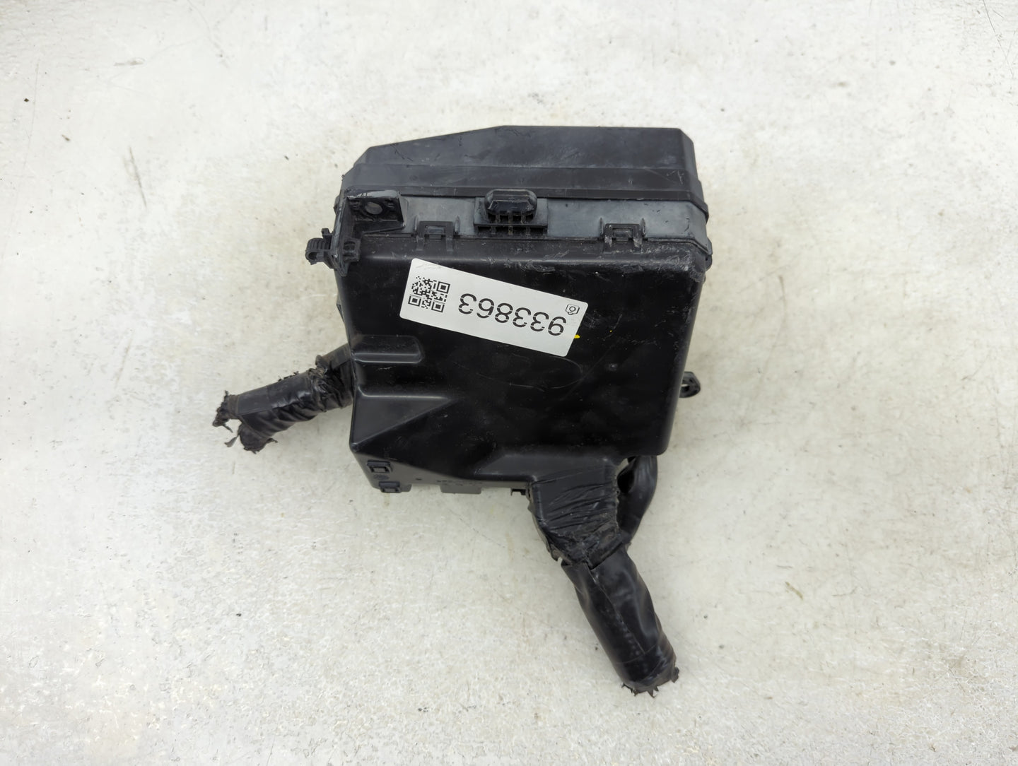 2010 Mitsubishi Outlander Fusebox Fuse Box Panel Relay Module Fits OEM Used Auto Parts - Oemusedautoparts1.com