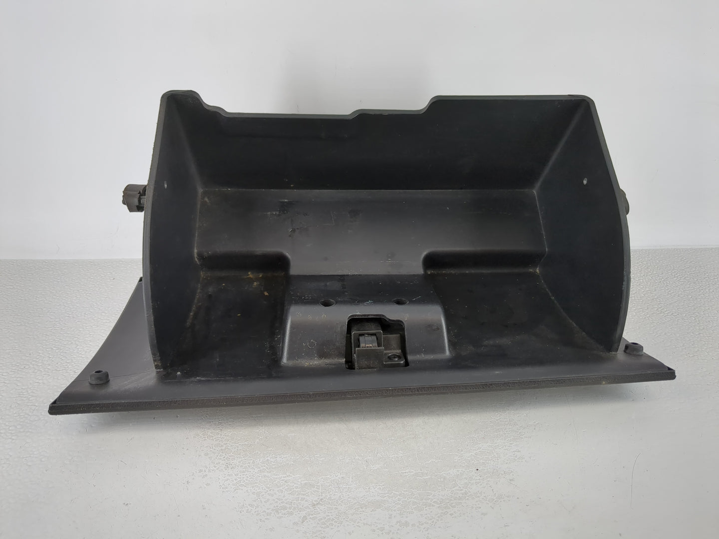 2010 Mustang Mustan Passenger Glove Box Door Storage Compartment - Oemusedautoparts1.com