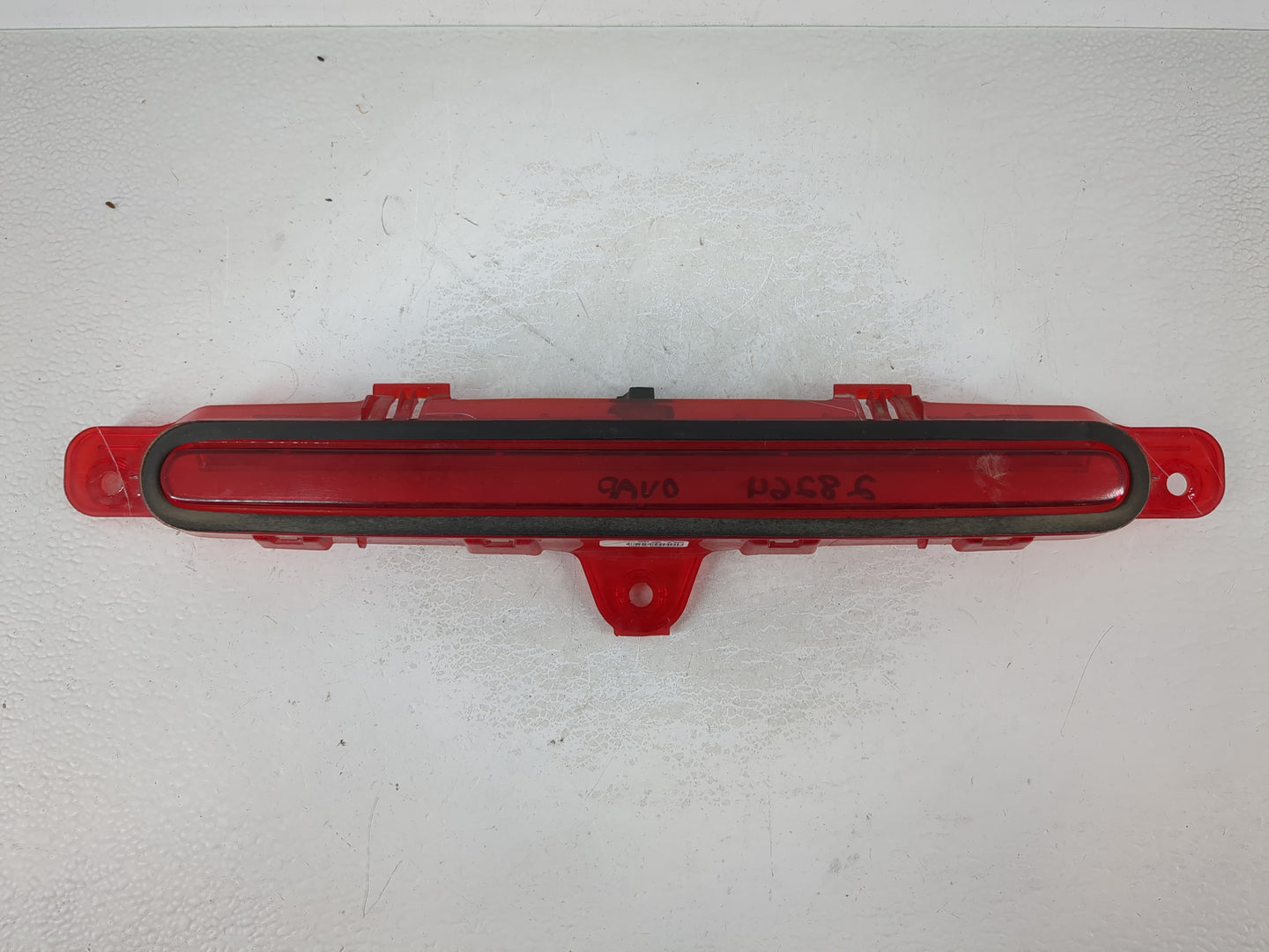 2010 Mustang Mustan Third Brake Light Tail Light P/N:AR33-13A613-AG Fits OEM Used Auto Parts - Oemusedautoparts1.com