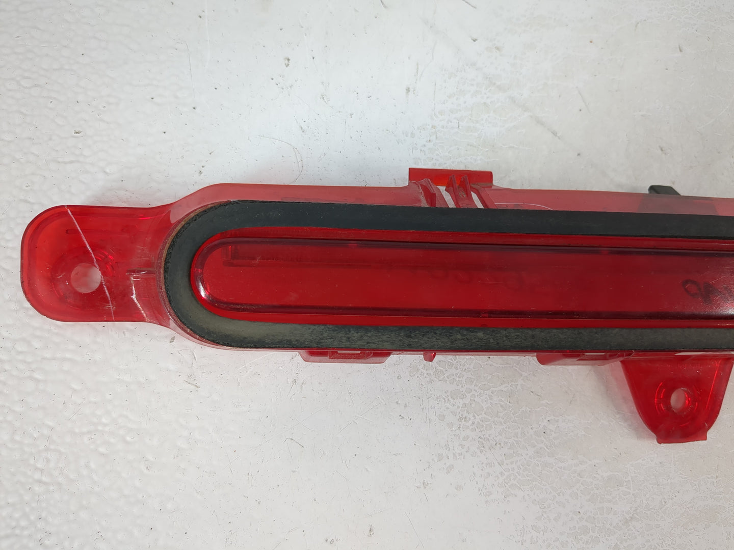 2010 Mustang Mustan Third Brake Light Tail Light P/N:AR33-13A613-AG Fits OEM Used Auto Parts - Oemusedautoparts1.com