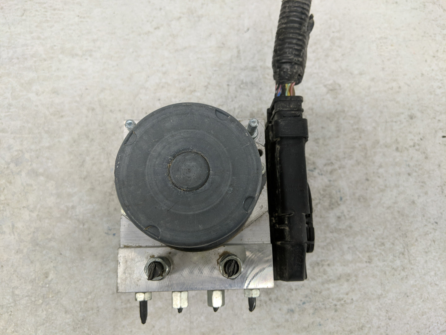 2009-2010 Nissan 370z ABS Pump Control Module Replacement P/N:47660 1EA0E Fits Fits 2009 2010 OEM Used Auto Parts - Oemuseda