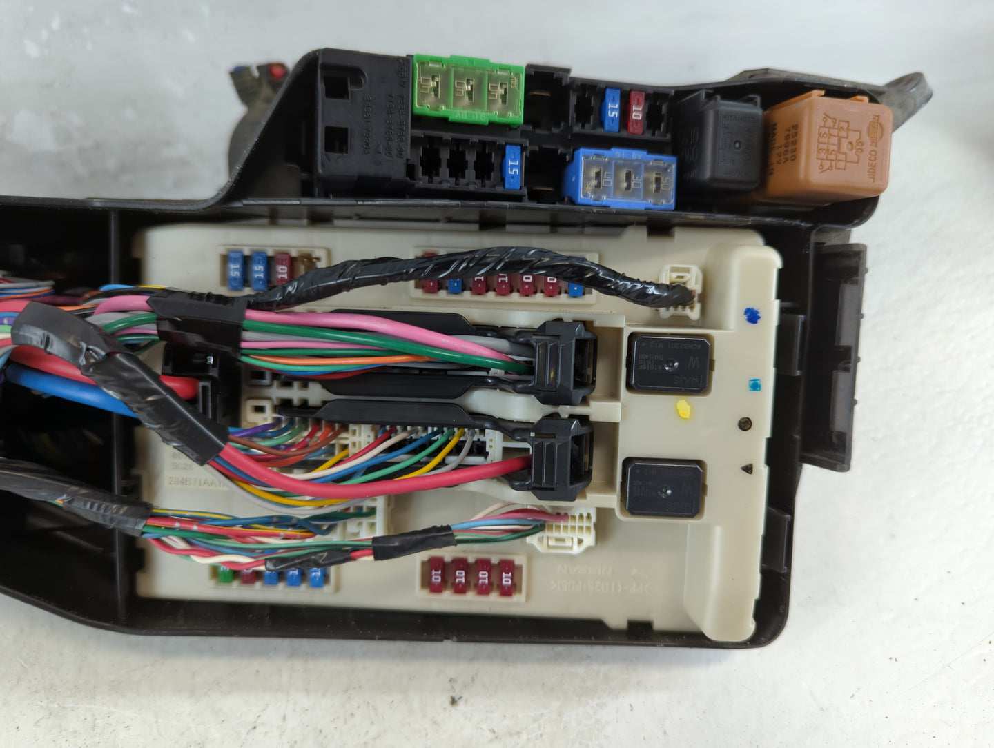 2007-2011 Nissan Altima Fusebox Fuse Box Panel Relay Module P/N:284B71AA1A Fits Fits 2007 2008 2009 2010 2011 OEM Used Auto 