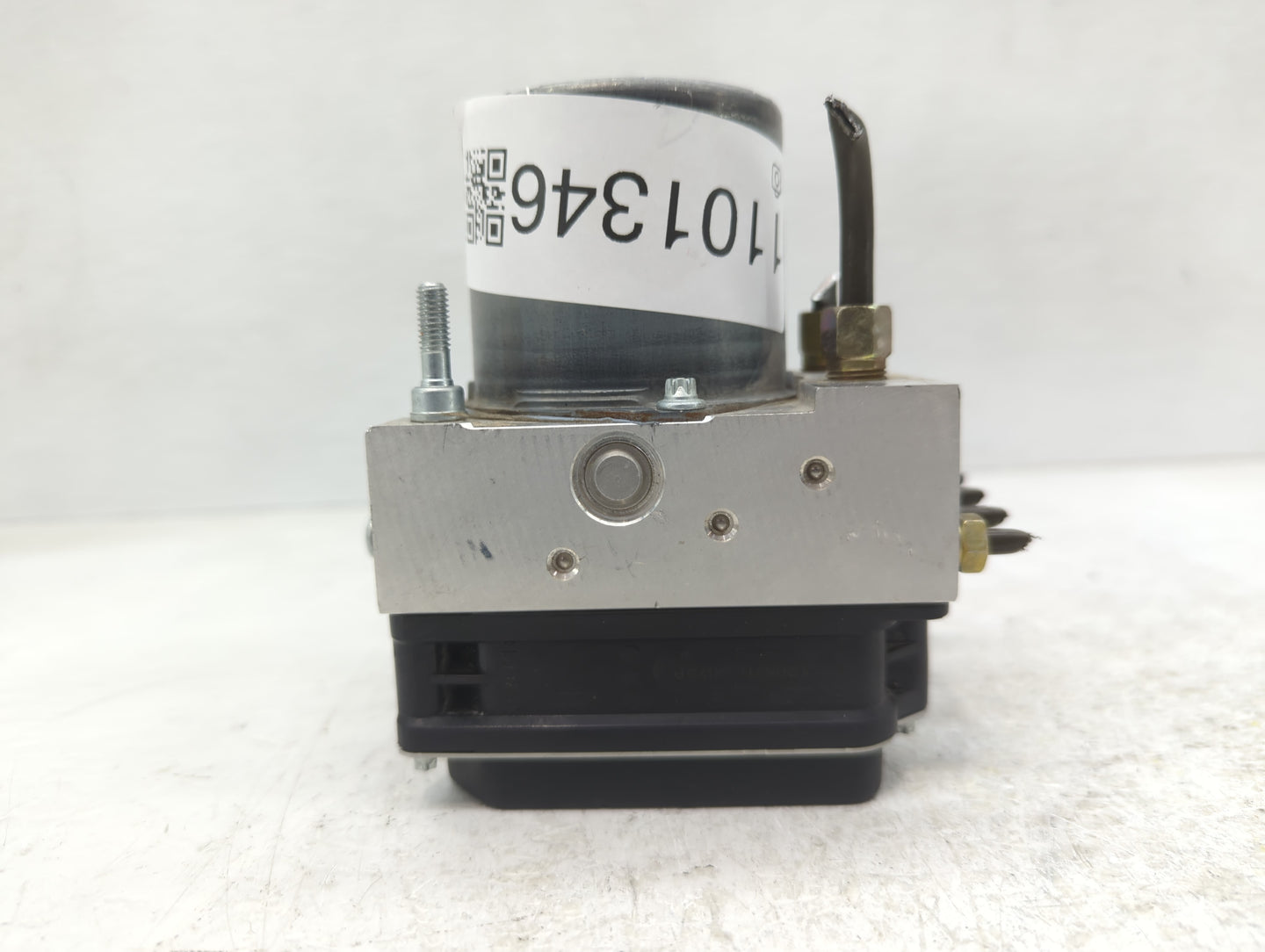 2010 Nissan Altima ABS Pump Control Module Replacement P/N:47660 ZX00A Fits OEM Used Auto Parts - Oemusedautoparts1.com