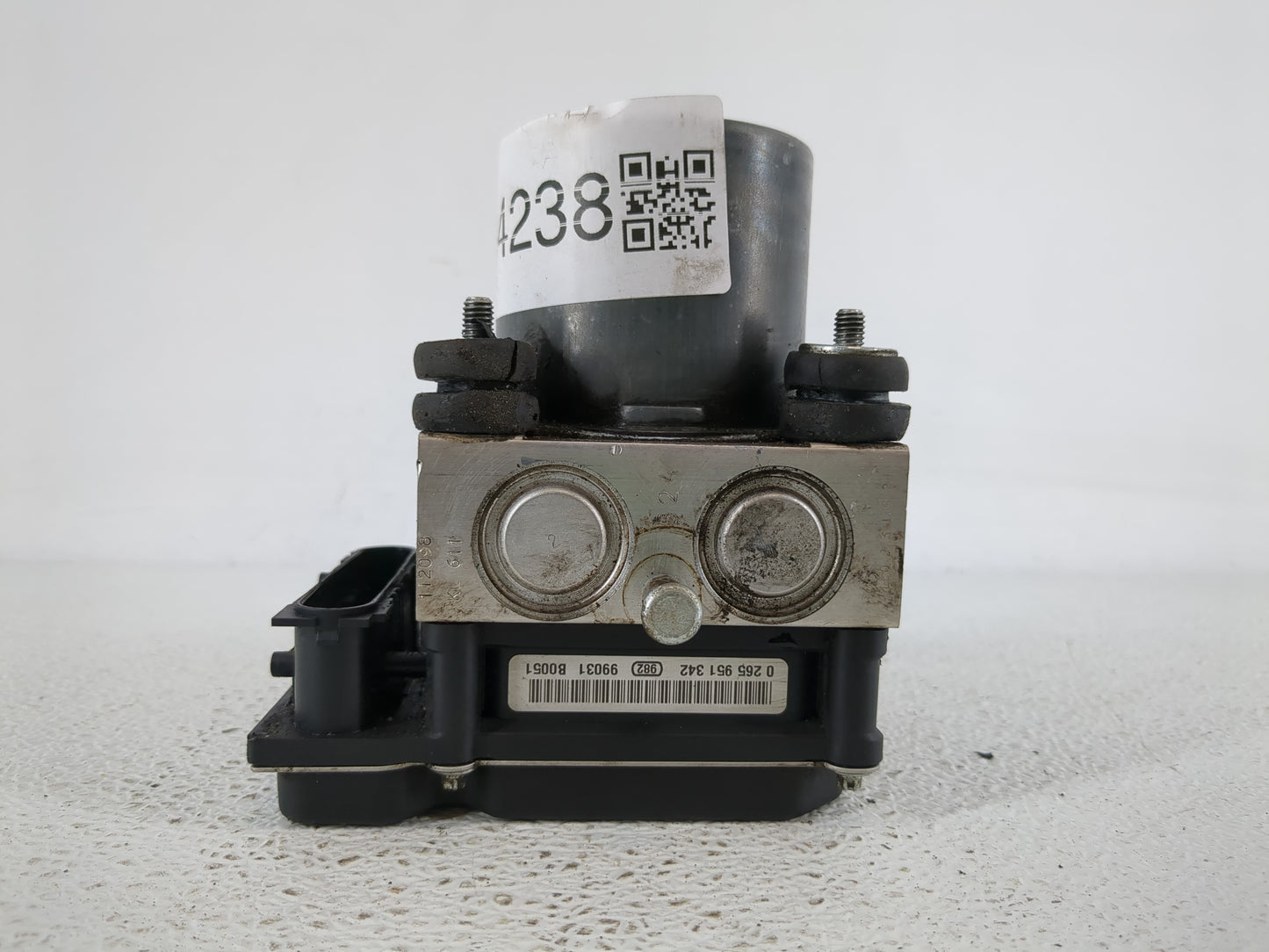 2010 Nissan Altima ABS Pump Control Module Replacement P/N:47660 ZX00A Fits OEM Used Auto Parts - Oemusedautoparts1.com