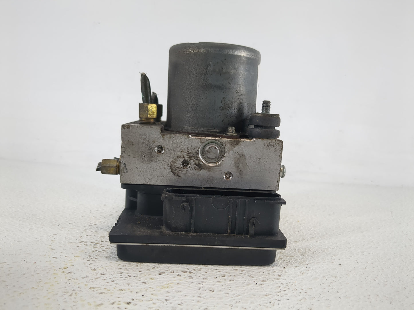 2010 Nissan Altima ABS Pump Control Module Replacement P/N:47660 ZX00A Fits OEM Used Auto Parts - Oemusedautoparts1.com