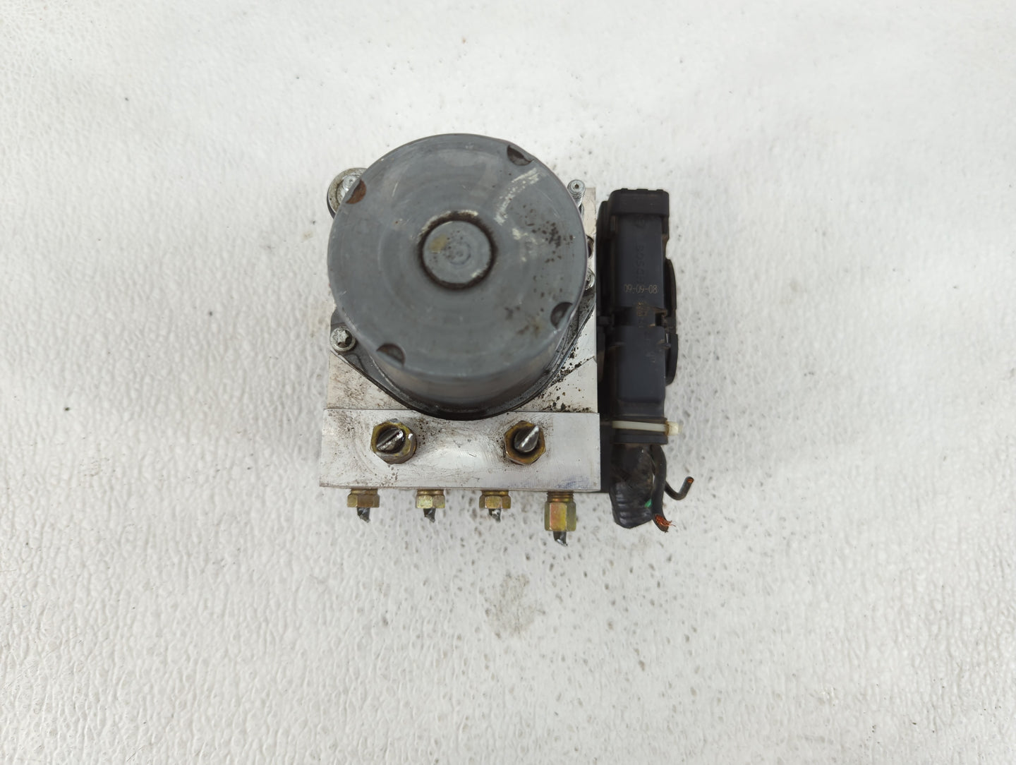 2010 Nissan Altima ABS Pump Control Module Replacement P/N:47660 ZX00A Fits OEM Used Auto Parts - Oemusedautoparts1.com