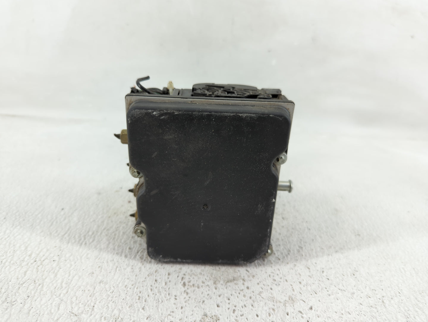 2010 Nissan Altima ABS Pump Control Module Replacement P/N:47660 ZX00A Fits OEM Used Auto Parts - Oemusedautoparts1.com