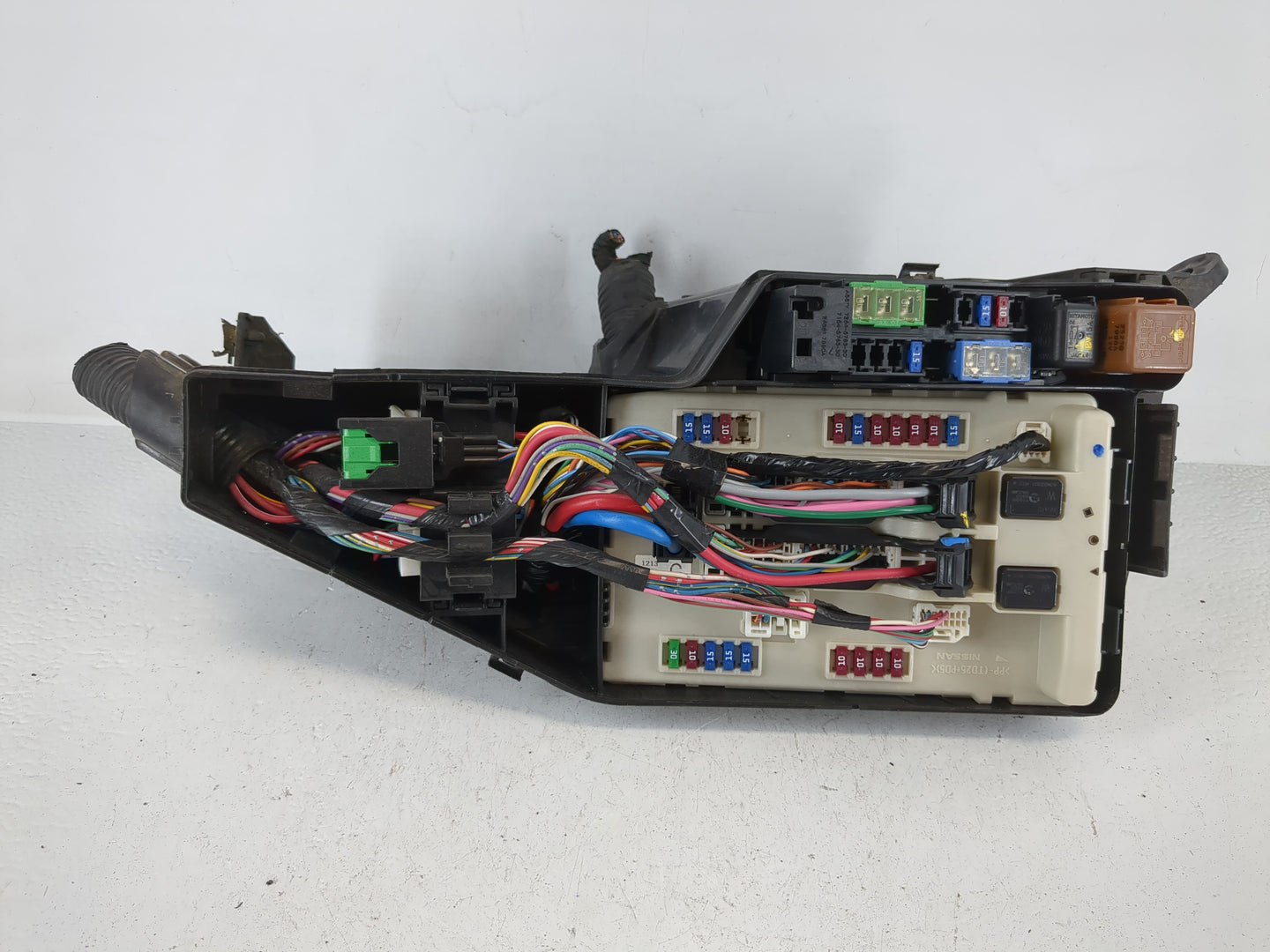 2008-2010 Nissan Altima Fusebox Fuse Box Panel Relay Module P/N:284B71AA1A Fits Fits 2008 2009 2010 OEM Used Auto Parts - Oe