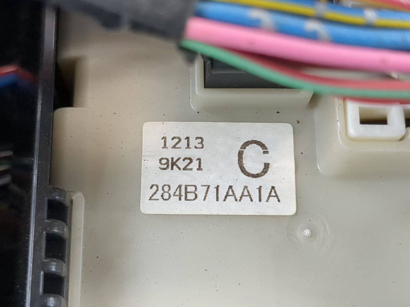 2008-2010 Nissan Altima Fusebox Fuse Box Panel Relay Module P/N:284B71AA1A Fits Fits 2008 2009 2010 OEM Used Auto Parts - Oe