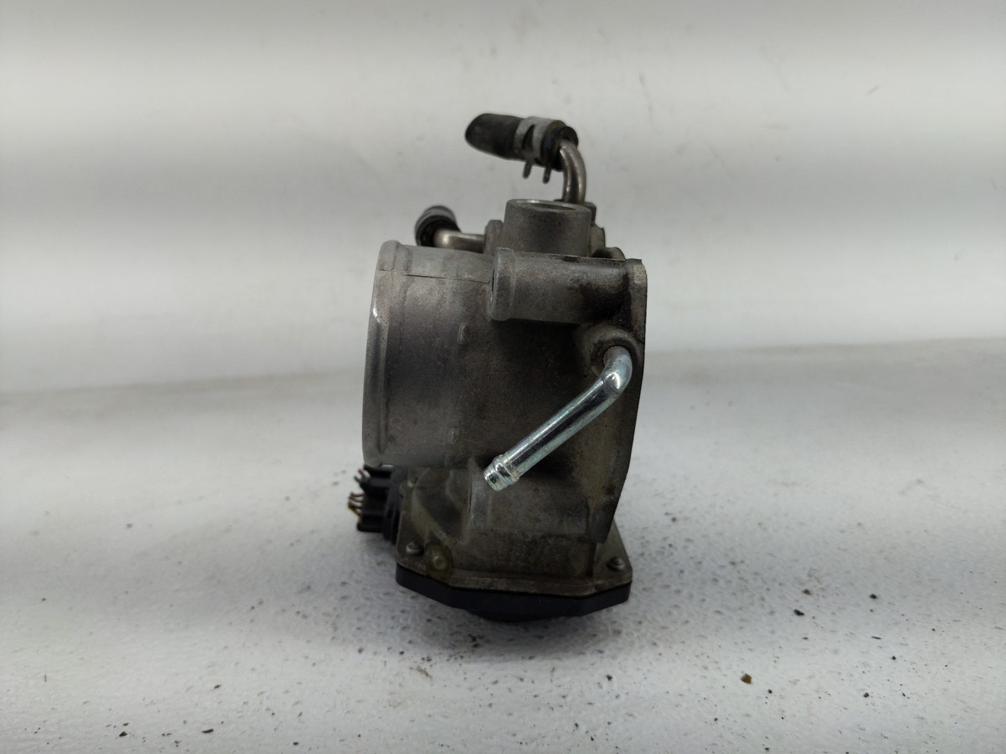 2007-2013 Nissan Altima Throttle Body P/N:22030-0H030 Fits Fits 2007 2008 2009 2010 2011 2012 2013 OEM Used Auto Parts - Oem