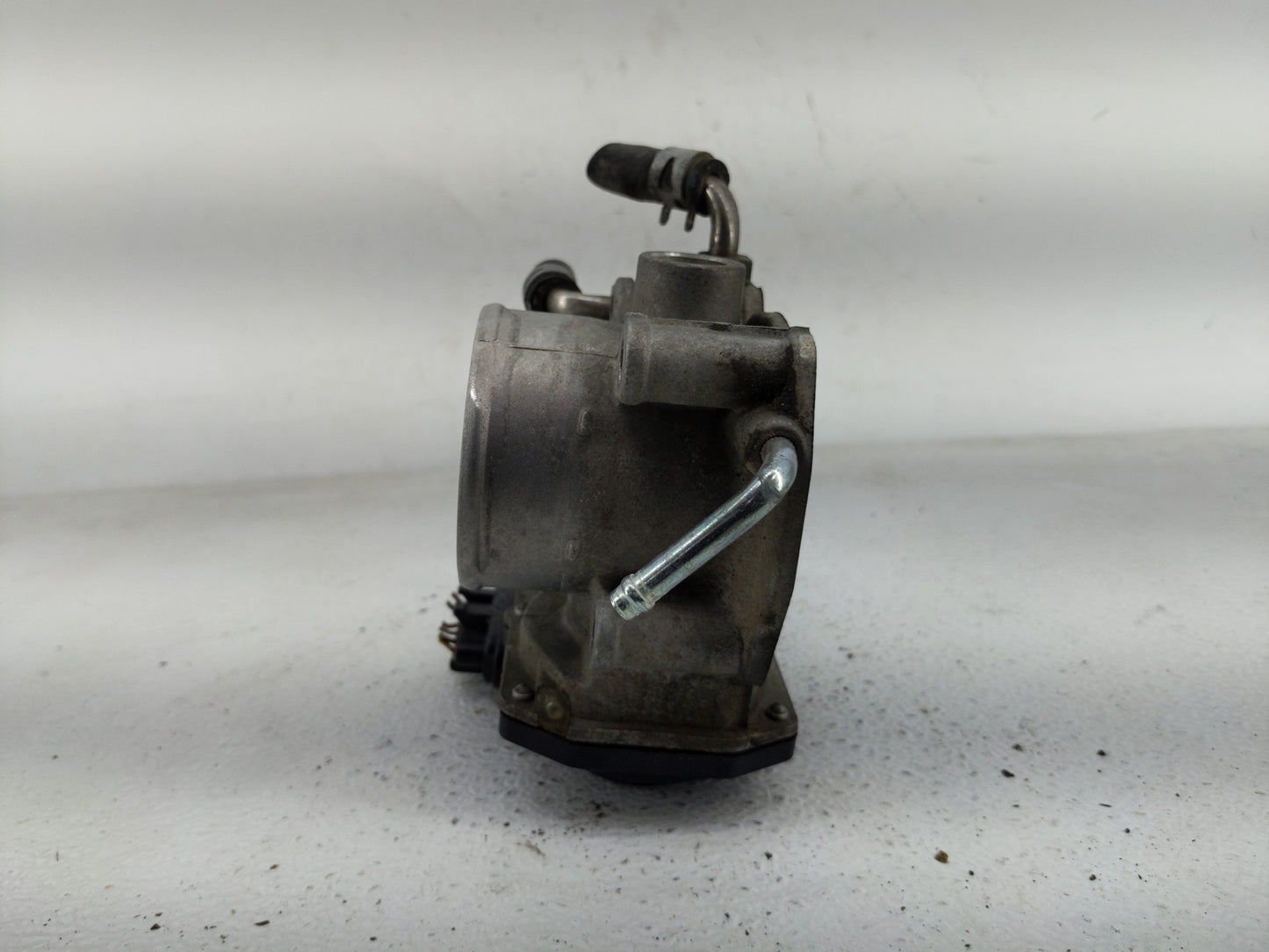 2007-2013 Nissan Altima Throttle Body P/N:22030-0H030 Fits Fits 2007 2008 2009 2010 2011 2012 2013 OEM Used Auto Parts - Oem