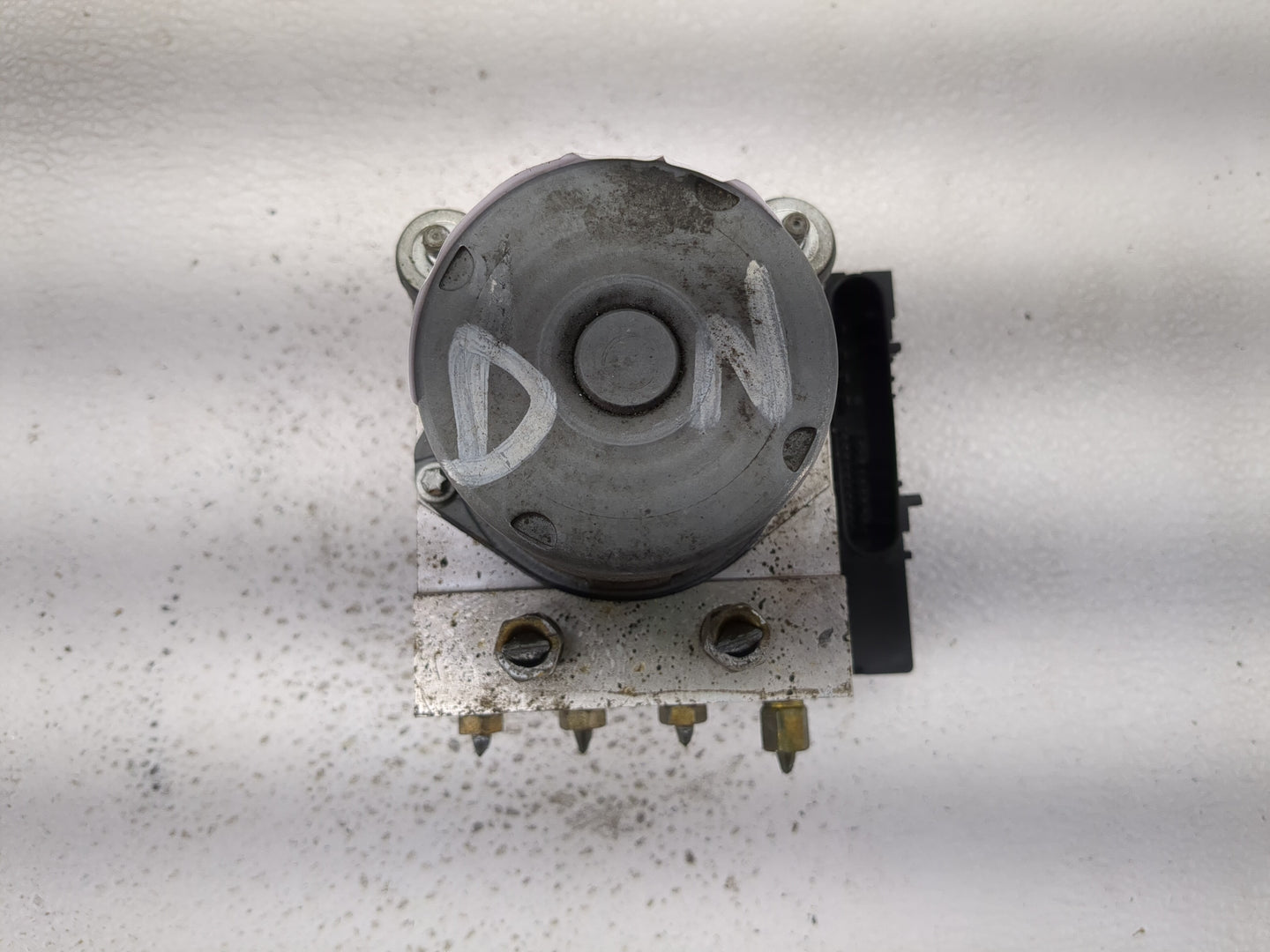 2010 Nissan Altima ABS Pump Control Module Replacement P/N:47660 ZX10A Fits OEM Used Auto Parts - Oemusedautoparts1.com