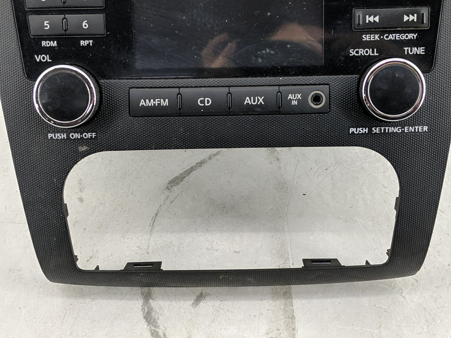 2010-2012 Nissan Altima Radio AM FM Cd Player Receiver Replacement P/N:28185 ZX00A Fits Fits 2010 2011 2012 OEM Used Auto Pa