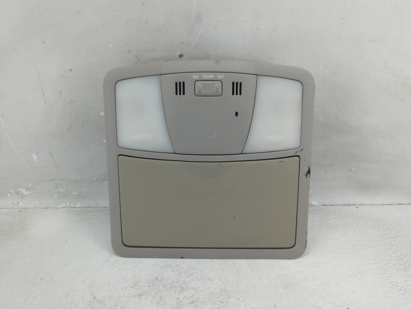 2010-2012 Nissan Altima Overhead Roof Console 1321771 - Oemusedautoparts1.com