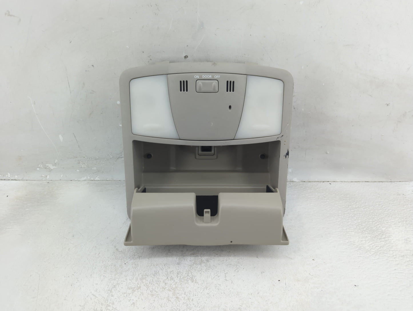 2010-2012 Nissan Altima Overhead Roof Console 1321771 - Oemusedautoparts1.com