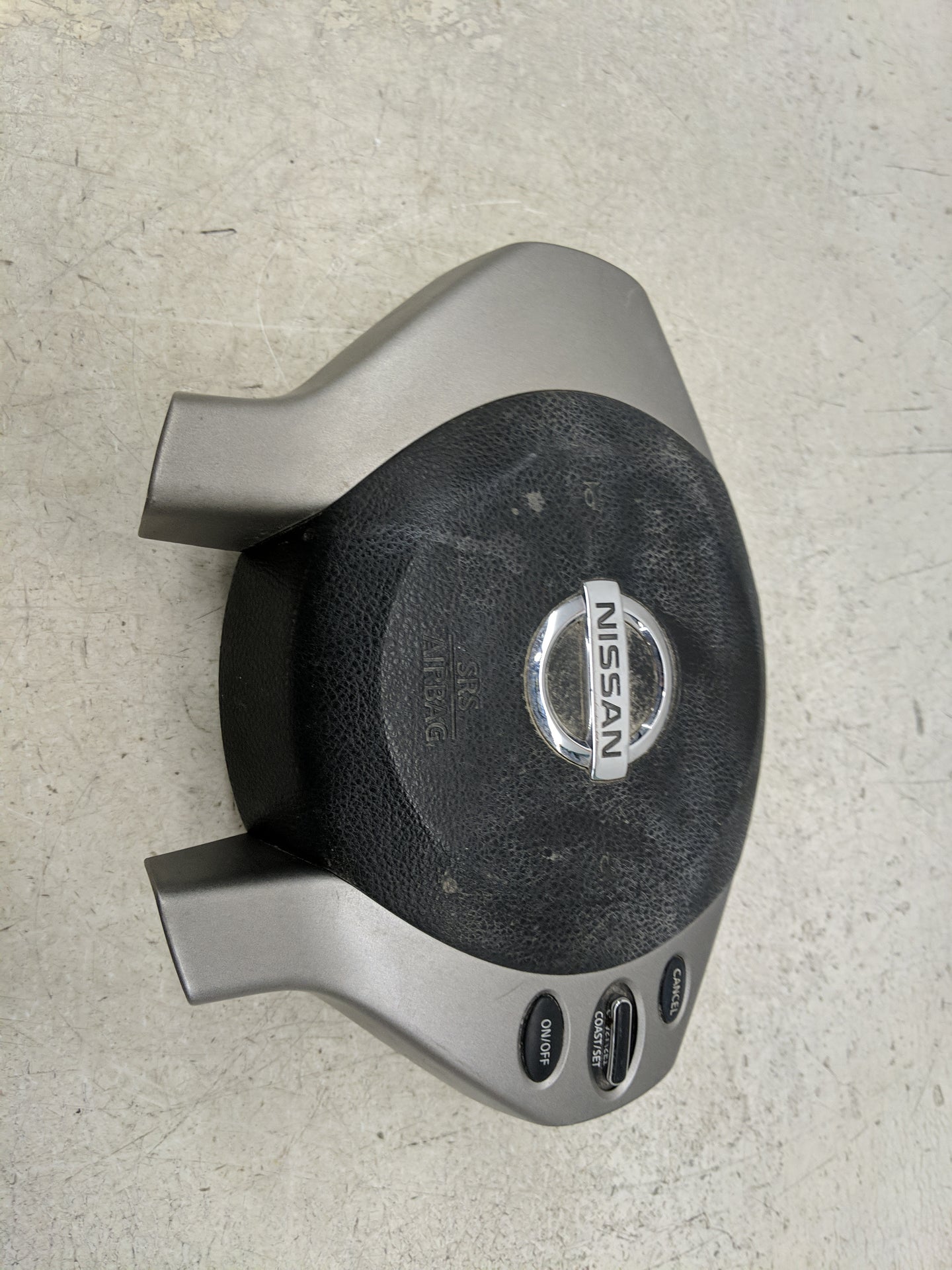 2010-2013 Nissan Altima Air Bag Driver Left Steering Wheel Mounted Fits Fits 2010 2011 2012 2013 OEM Used Auto Parts - Oemus