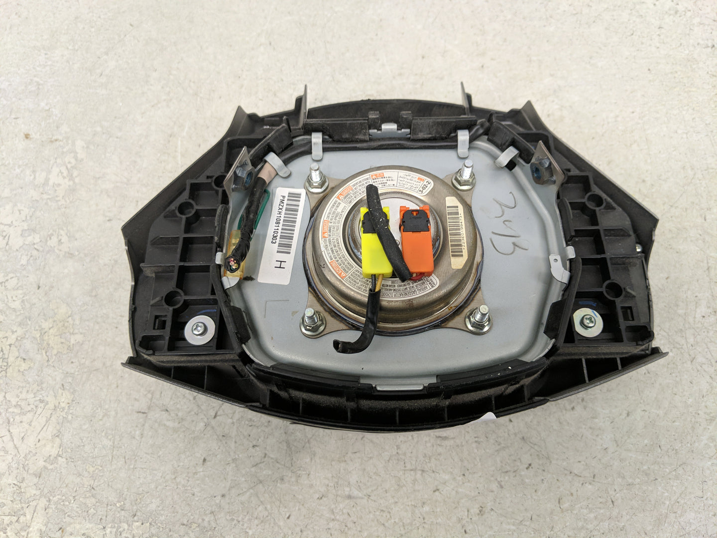 2010-2013 Nissan Altima Air Bag Driver Left Steering Wheel Mounted Fits Fits 2010 2011 2012 2013 OEM Used Auto Parts - Oemus