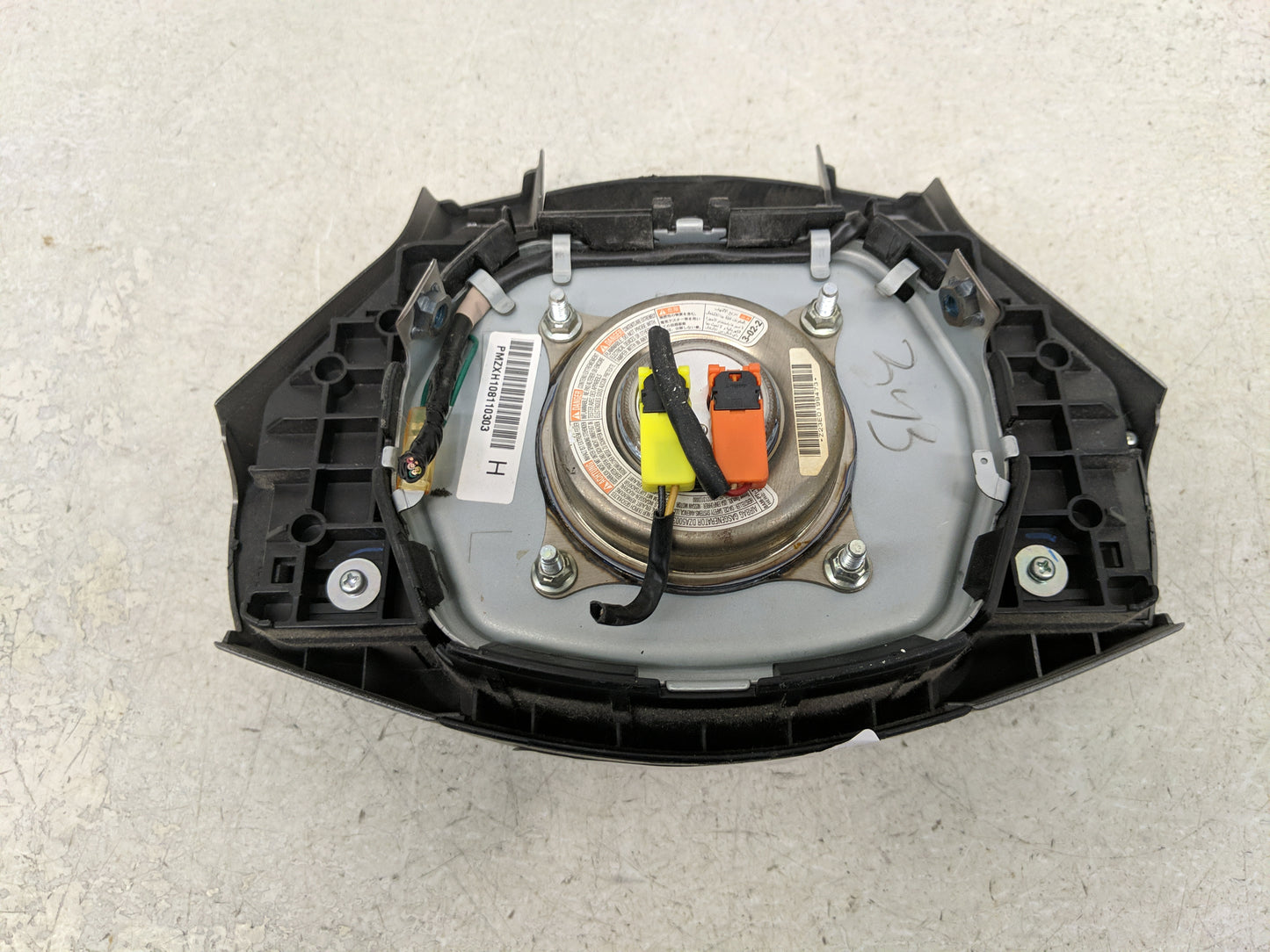 2010-2013 Nissan Altima Air Bag Driver Left Steering Wheel Mounted Fits Fits 2010 2011 2012 2013 OEM Used Auto Parts - Oemus