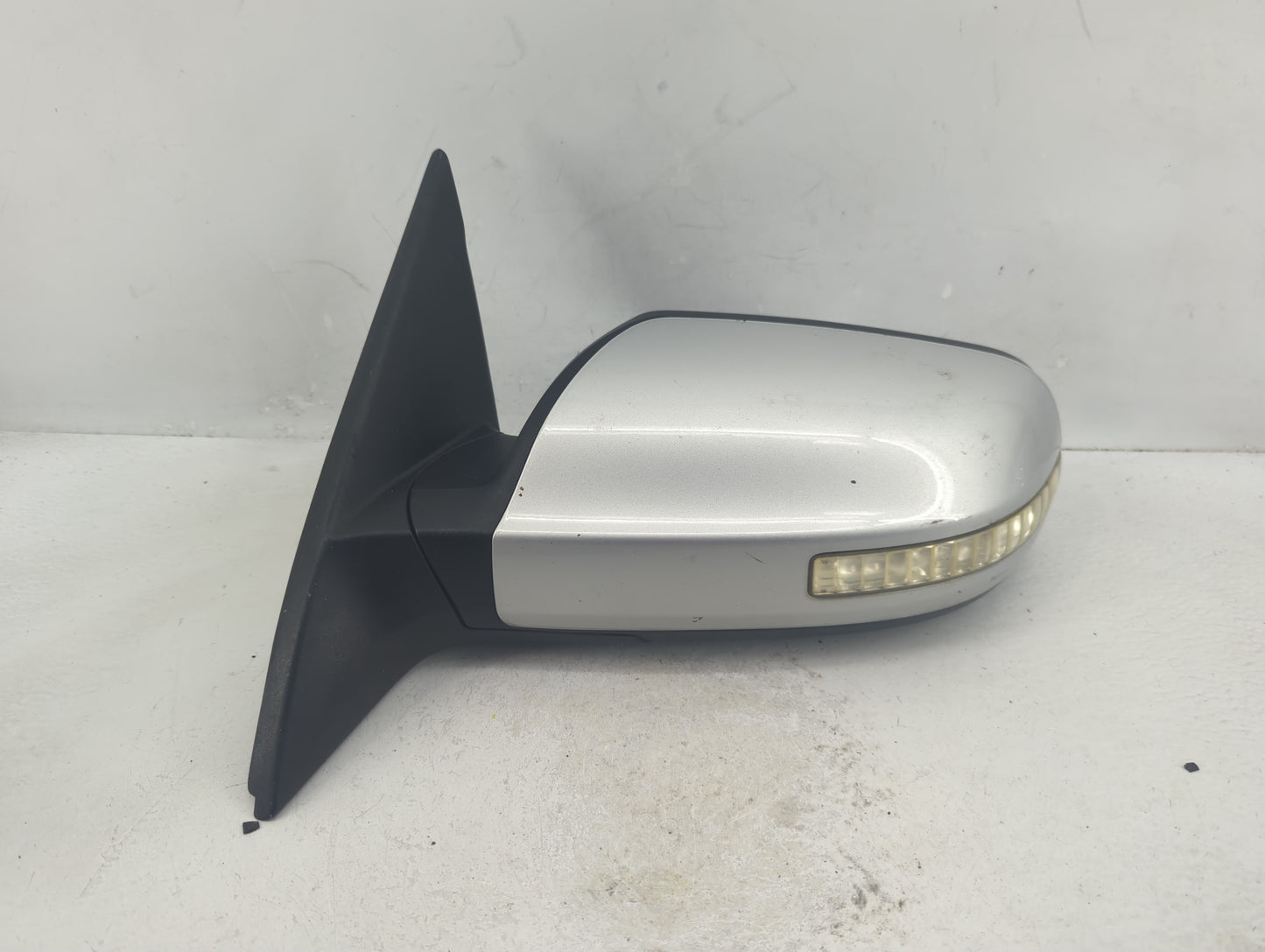 2010-2012 Nissan Altima Driver Side View Mirror - Left Door Mirror OEM Used - Oemusedautoparts1.com