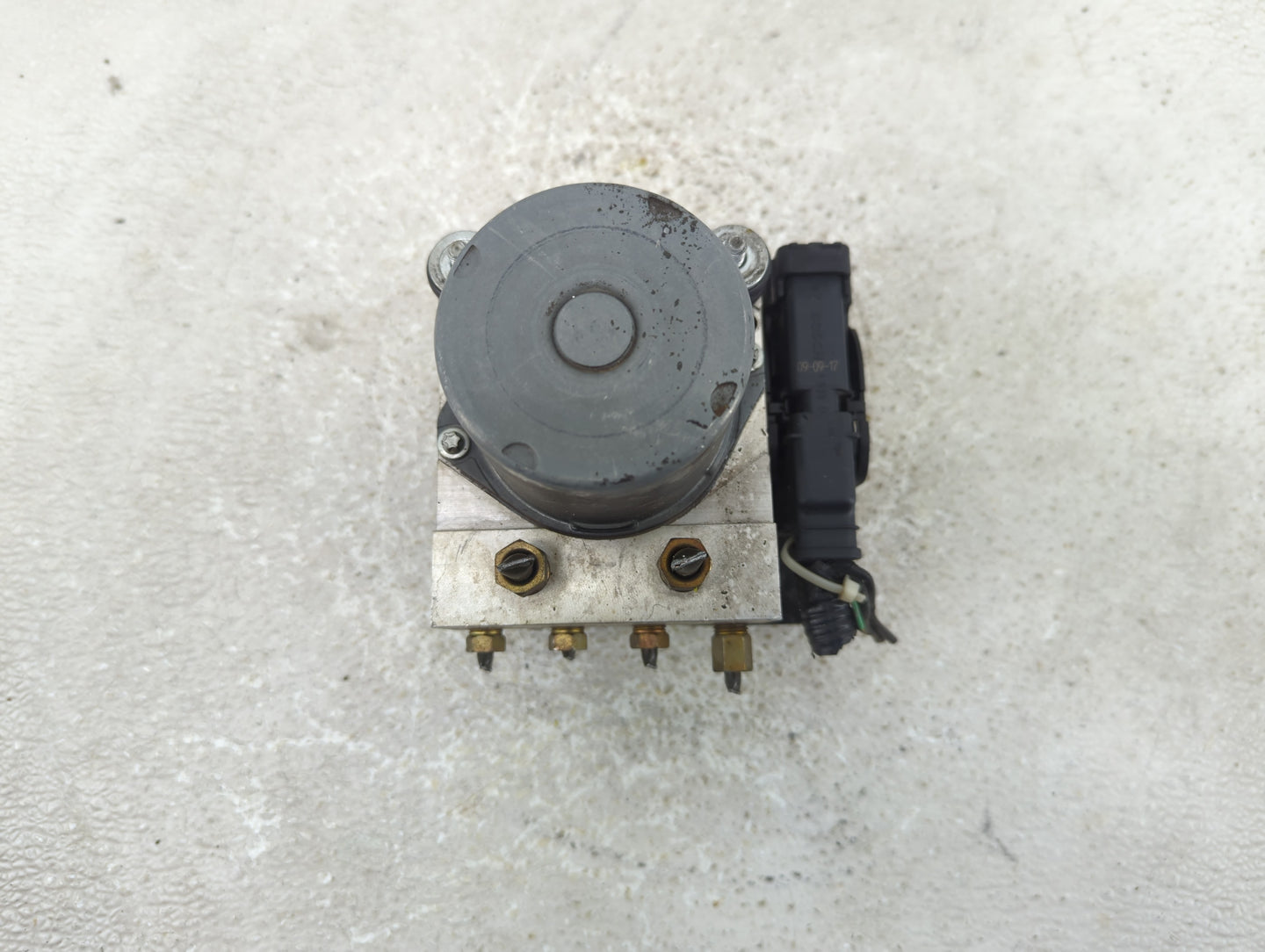 2010 Nissan Altima ABS Pump Control Module Replacement P/N:0 265 230 665 47660 ZX10A Fits OEM Used Auto Parts - Oemusedautop