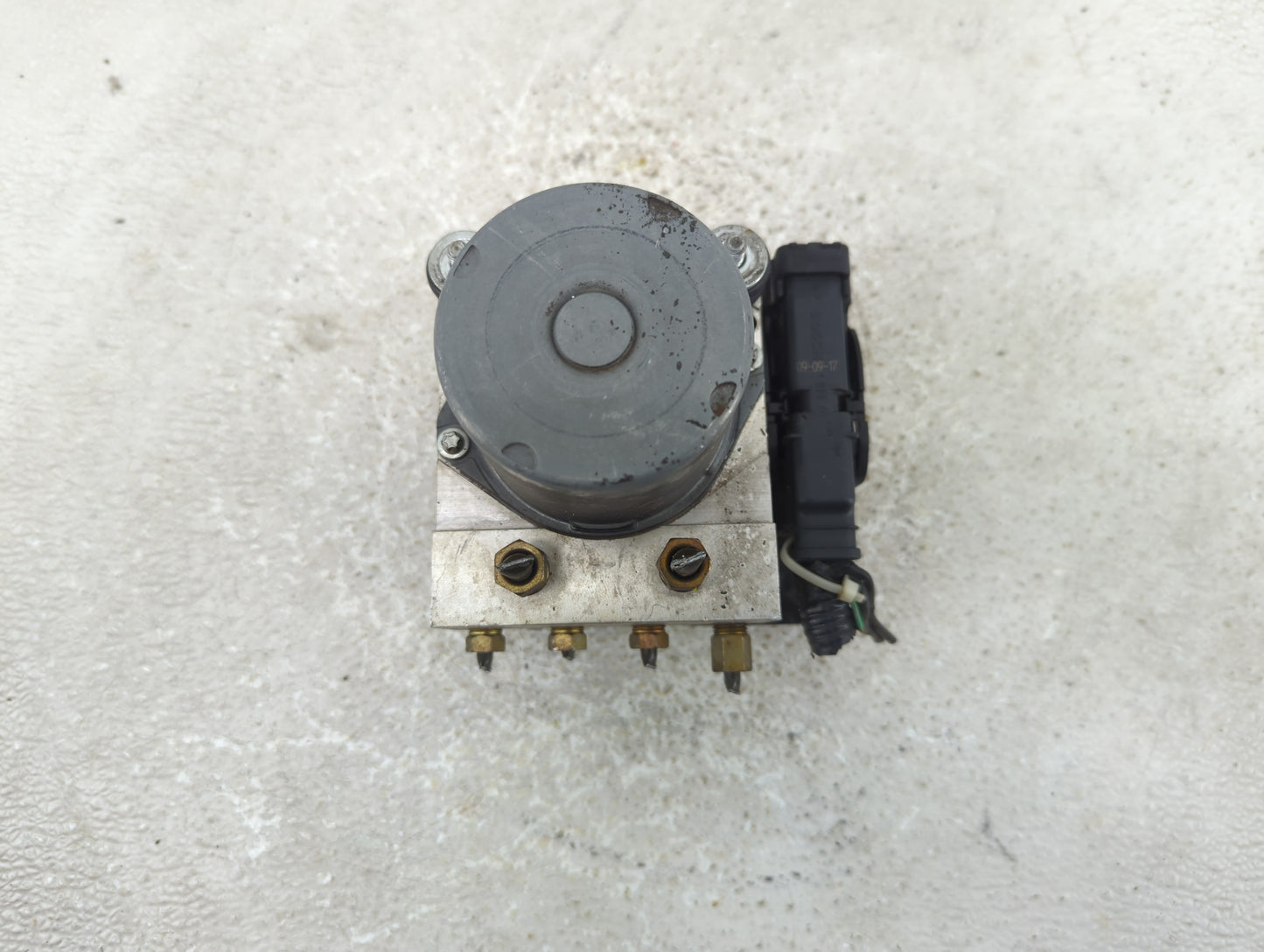2010 Nissan Altima ABS Pump Control Module Replacement P/N:0 265 230 665 47660 ZX10A Fits OEM Used Auto Parts - Oemusedautop