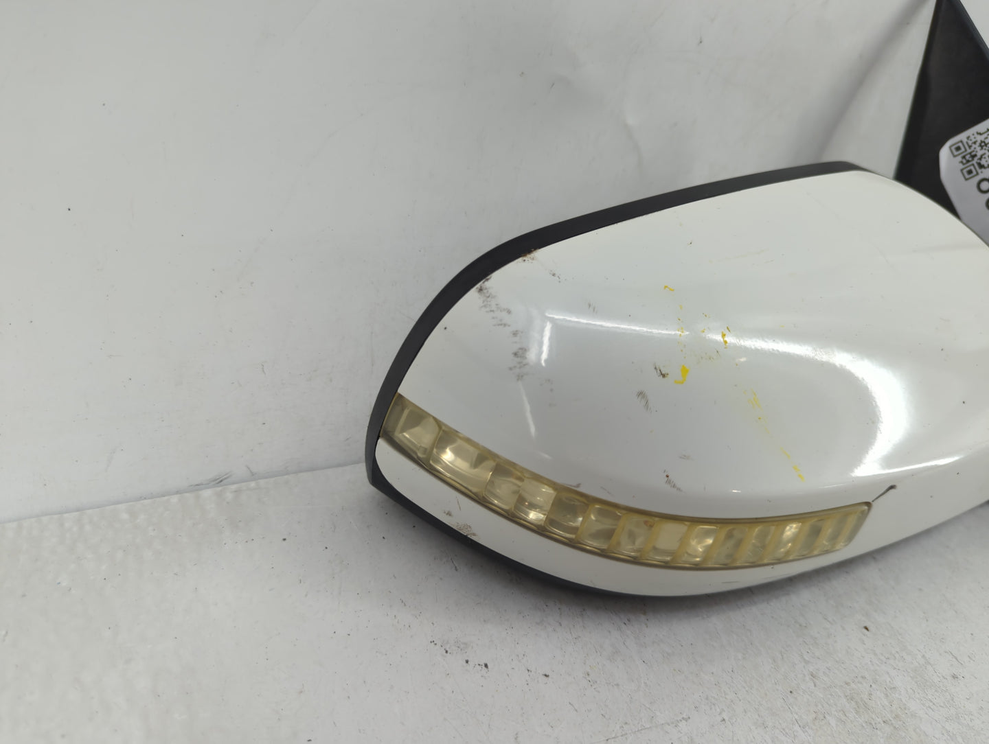 2010-2012 Nissan Altima Passenger Side View Mirror - Right Door Mirror OEM Used - Oemusedautoparts1.com