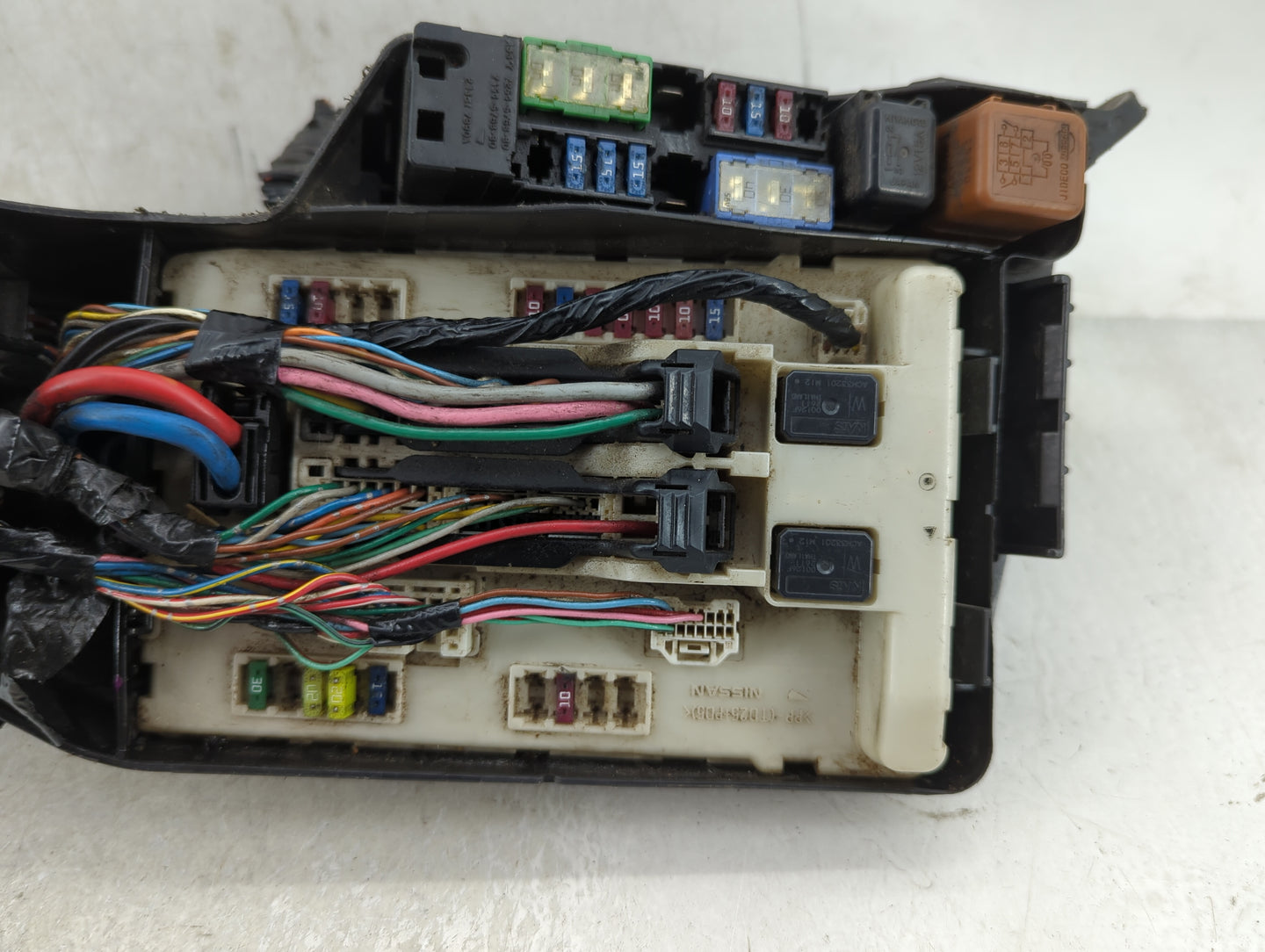 2008-2010 Nissan Altima Fusebox Fuse Box Panel Relay Module P/N:7154-9164-30 Fits Fits 2008 2009 2010 OEM Used Auto Parts - 