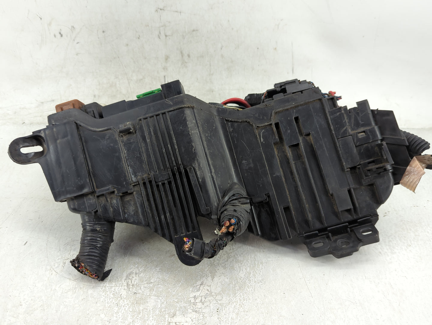 2008-2010 Nissan Altima Fusebox Fuse Box Panel Relay Module P/N:7154-9164-30 Fits Fits 2008 2009 2010 OEM Used Auto Parts - 