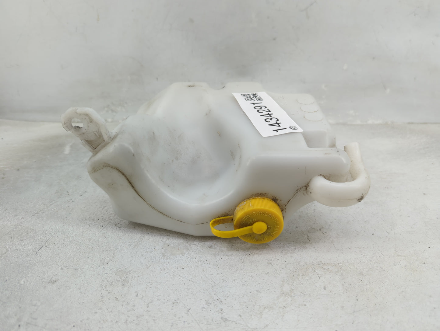 2010 Nissan Altima Windshield Washer Fluid Reservoir Bottle Oem 1434291 - Oemusedautoparts1.com
