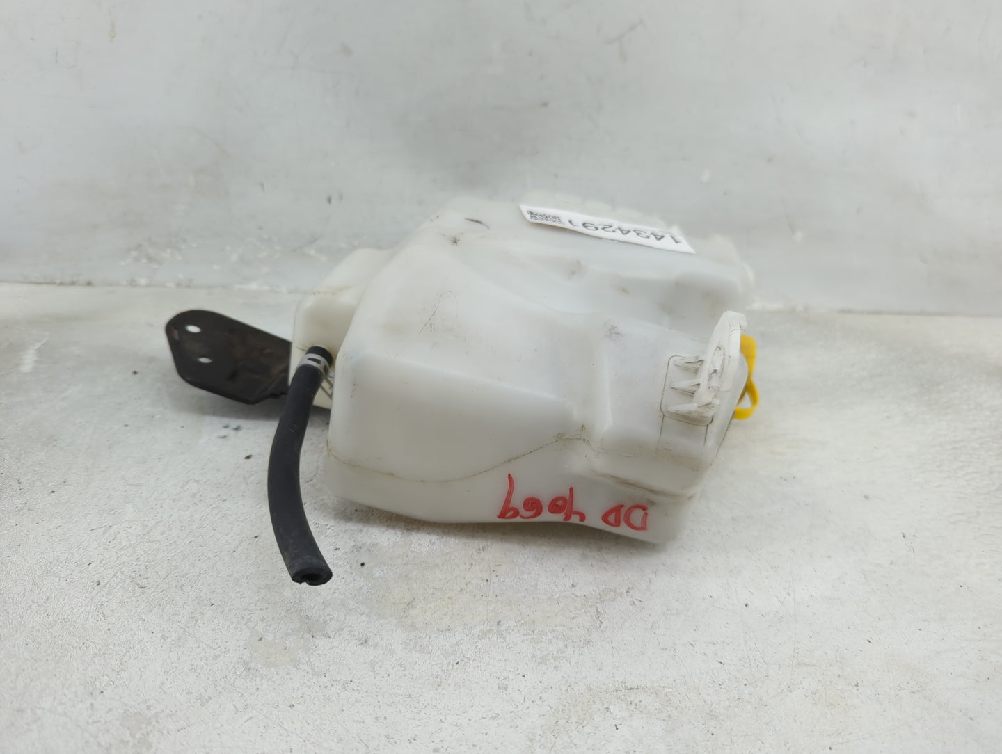 2010 Nissan Altima Windshield Washer Fluid Reservoir Bottle Oem 1434291 - Oemusedautoparts1.com