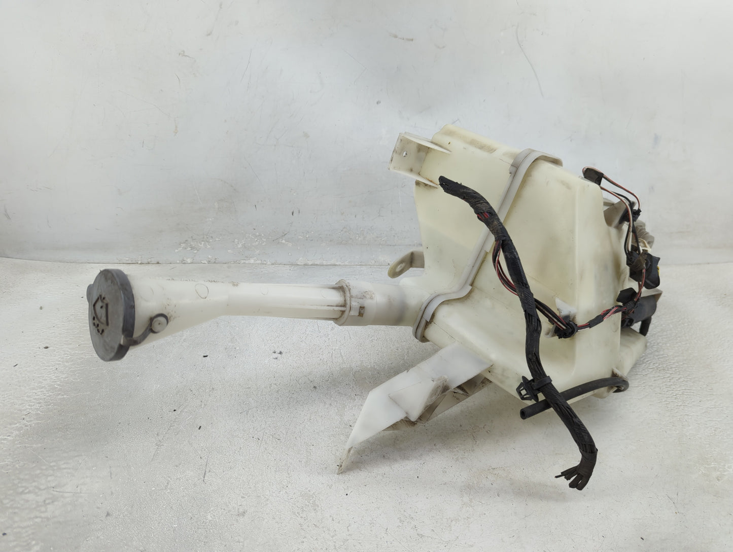 2010 Nissan Altima Windshield Washer Fluid Reservoir Bottle Oem - Oemusedautoparts1.com