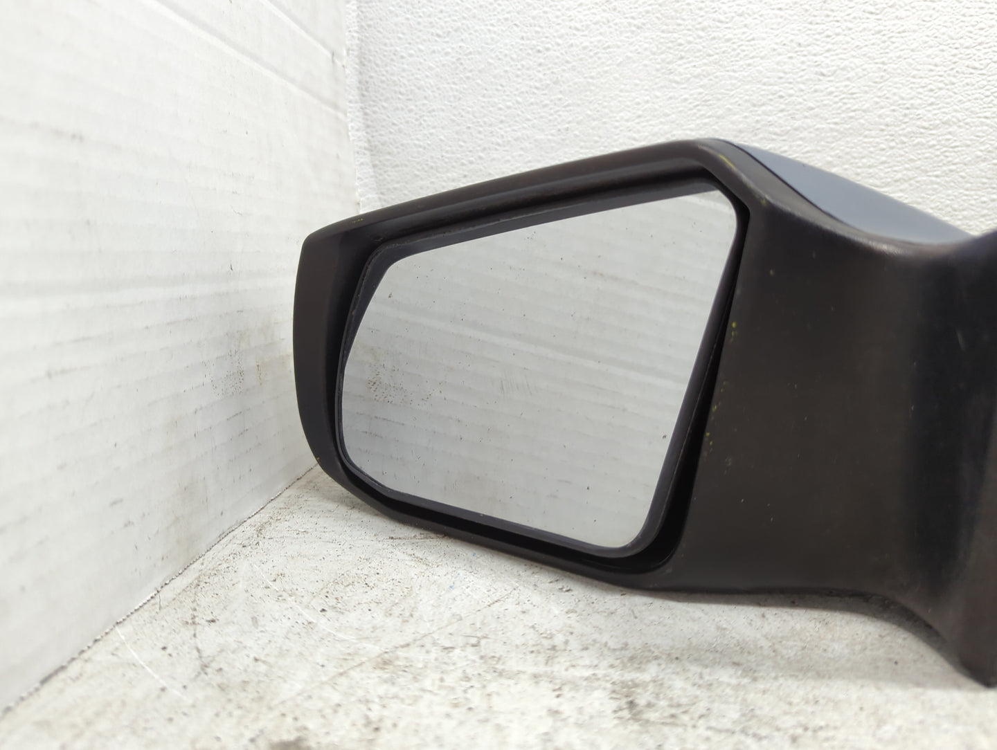 2007-2012 Nissan Altima Driver Side View Mirror - Left Door Mirror OEM Used - Oemusedautoparts1.com