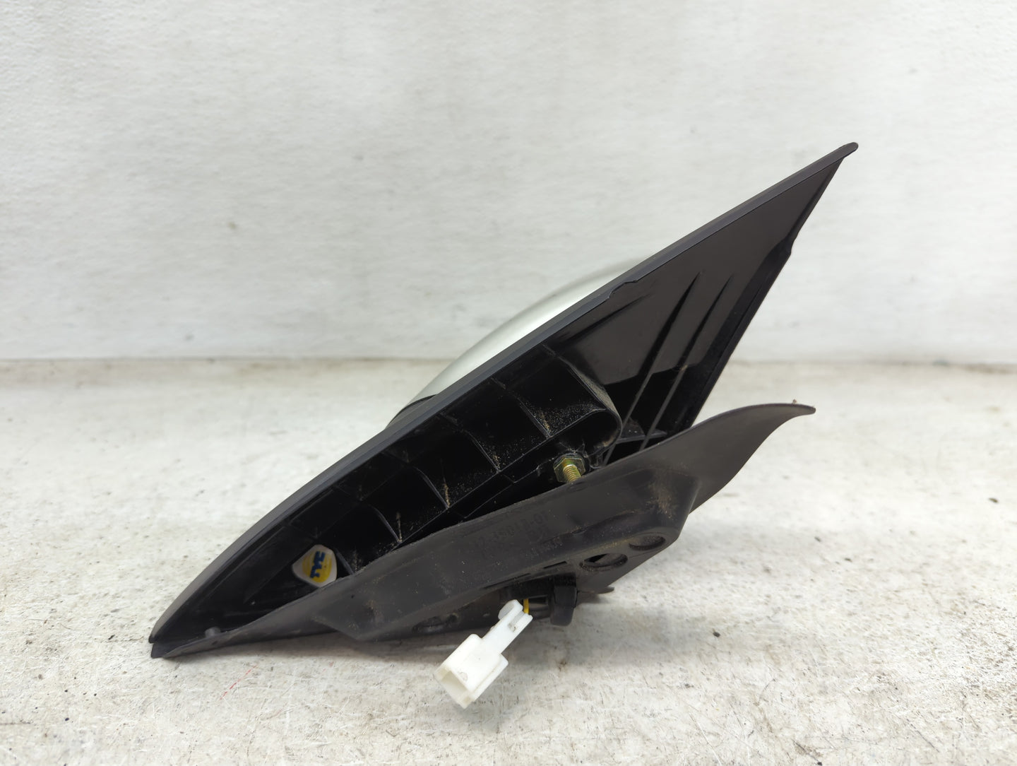 2007-2012 Nissan Altima Passenger Side View Mirror - Right Door Mirror OEM Used - Oemusedautoparts1.com