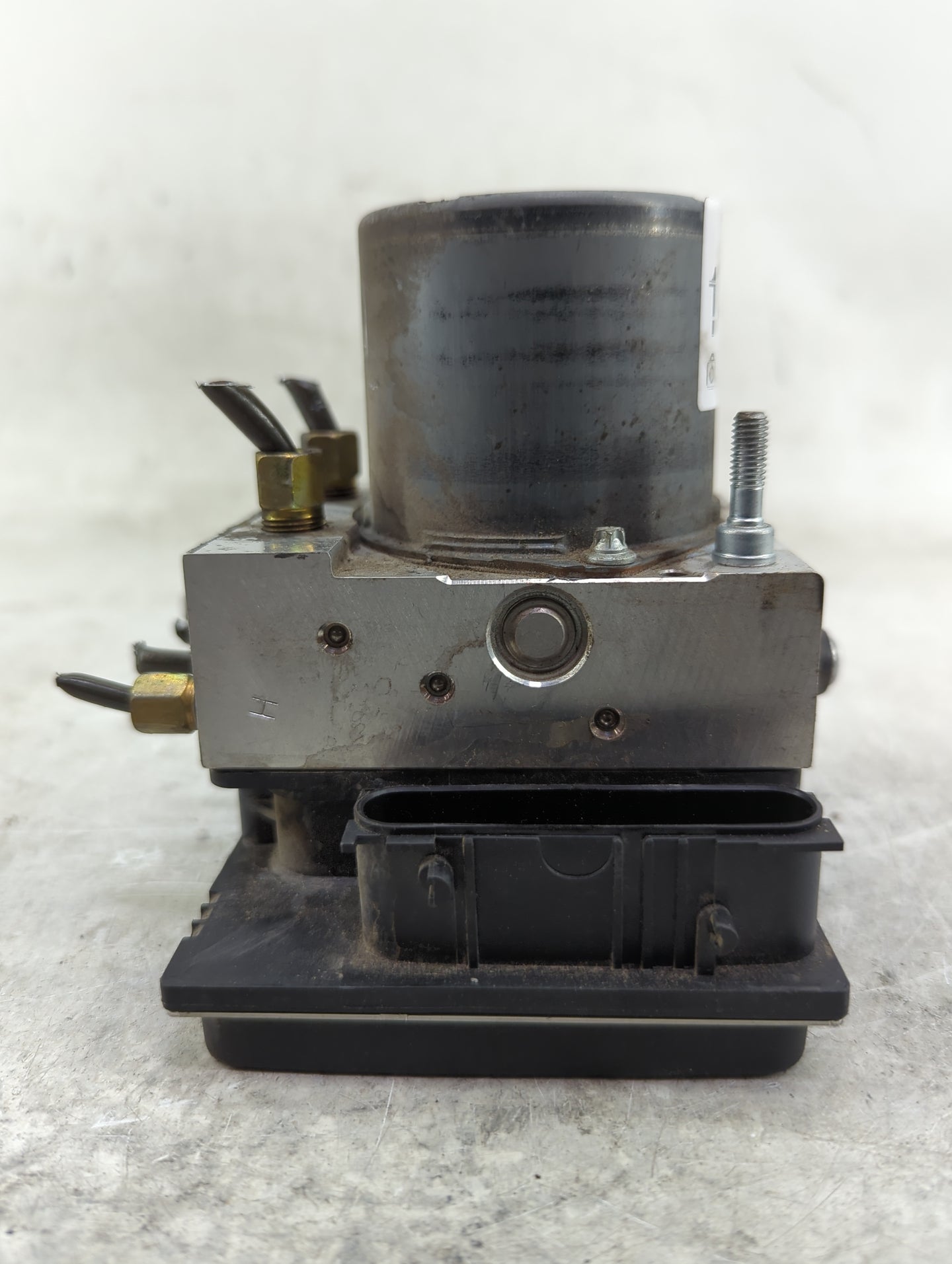 2010 Nissan Altima ABS Pump Control Module Replacement P/N:0 265 951 342 Fits OEM Used Auto Parts - Oemusedautoparts1.com