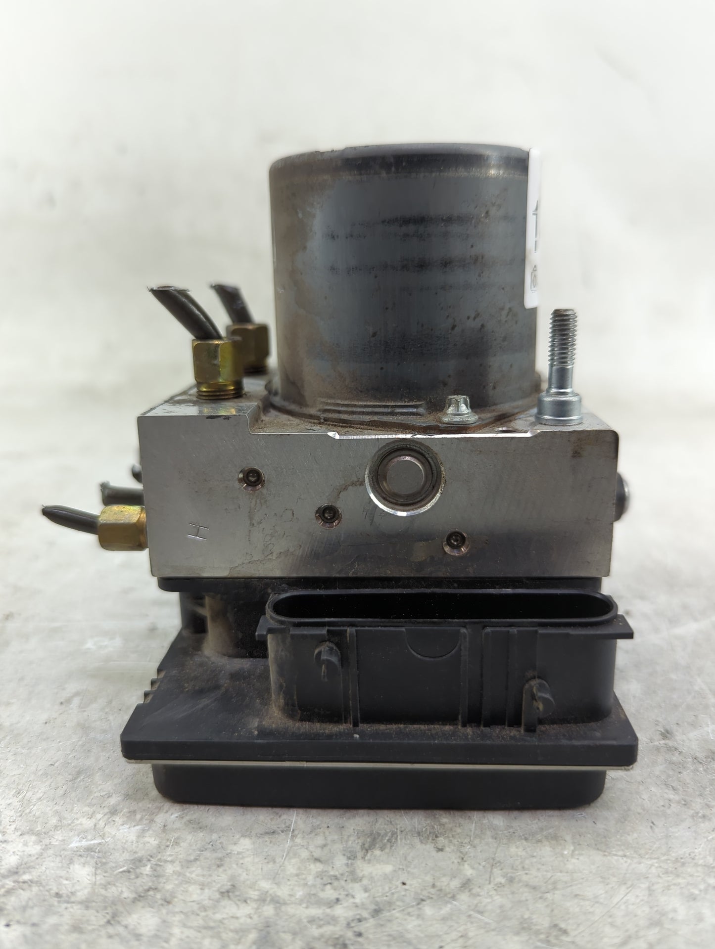 2010 Nissan Altima ABS Pump Control Module Replacement P/N:0 265 951 342 Fits OEM Used Auto Parts - Oemusedautoparts1.com