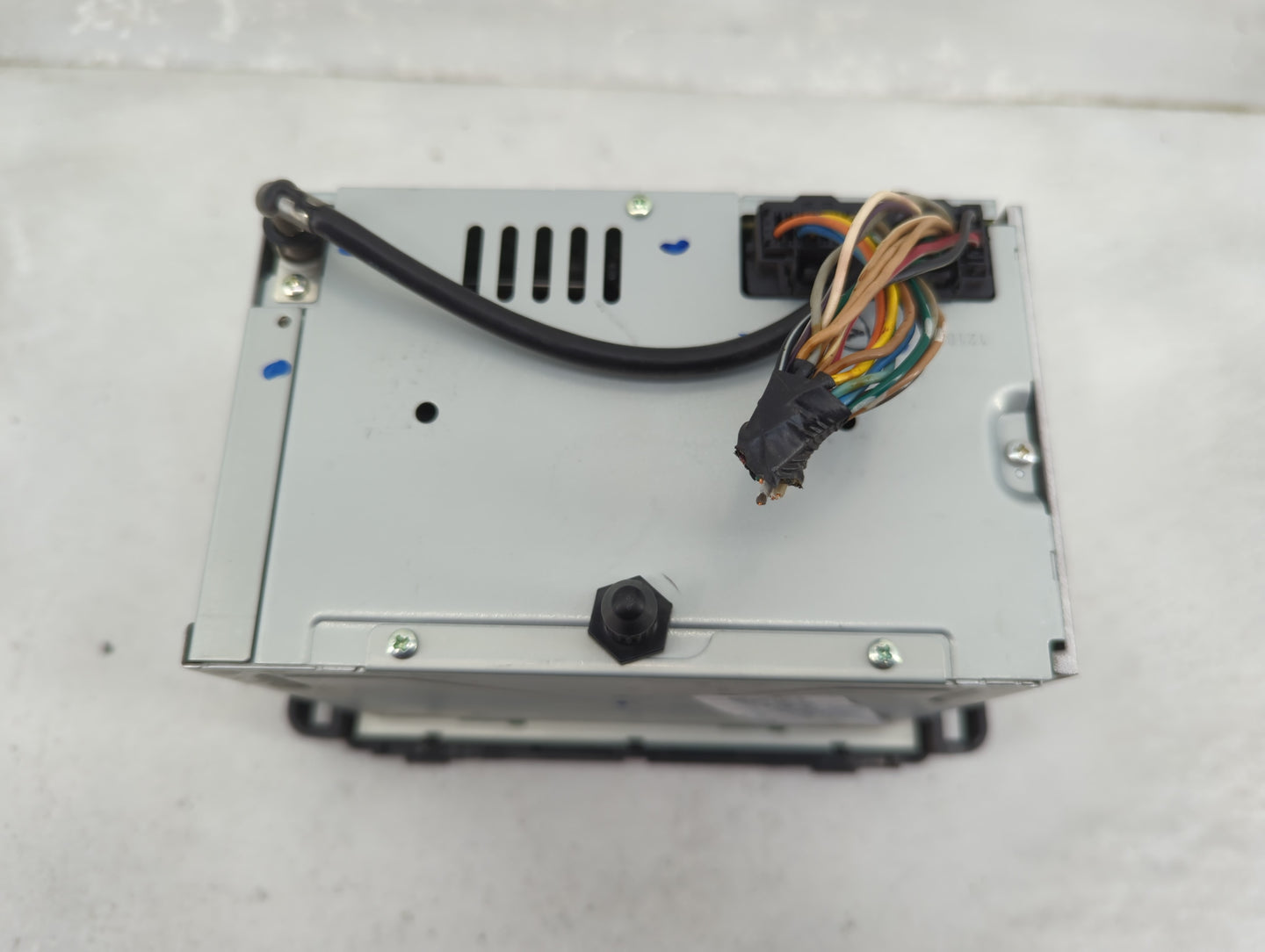 2010-2012 Nissan Altima Radio AM FM Cd Player Receiver Replacement P/N:15945861 Fits Fits 2010 2011 2012 OEM Used Auto Parts