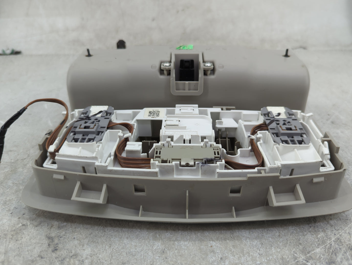 2010-2012 Nissan Altima Overhead Roof Console 1455202 - Oemusedautoparts1.com