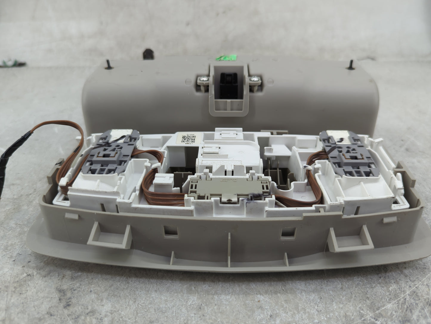 2010-2012 Nissan Altima Overhead Roof Console 1455202 - Oemusedautoparts1.com