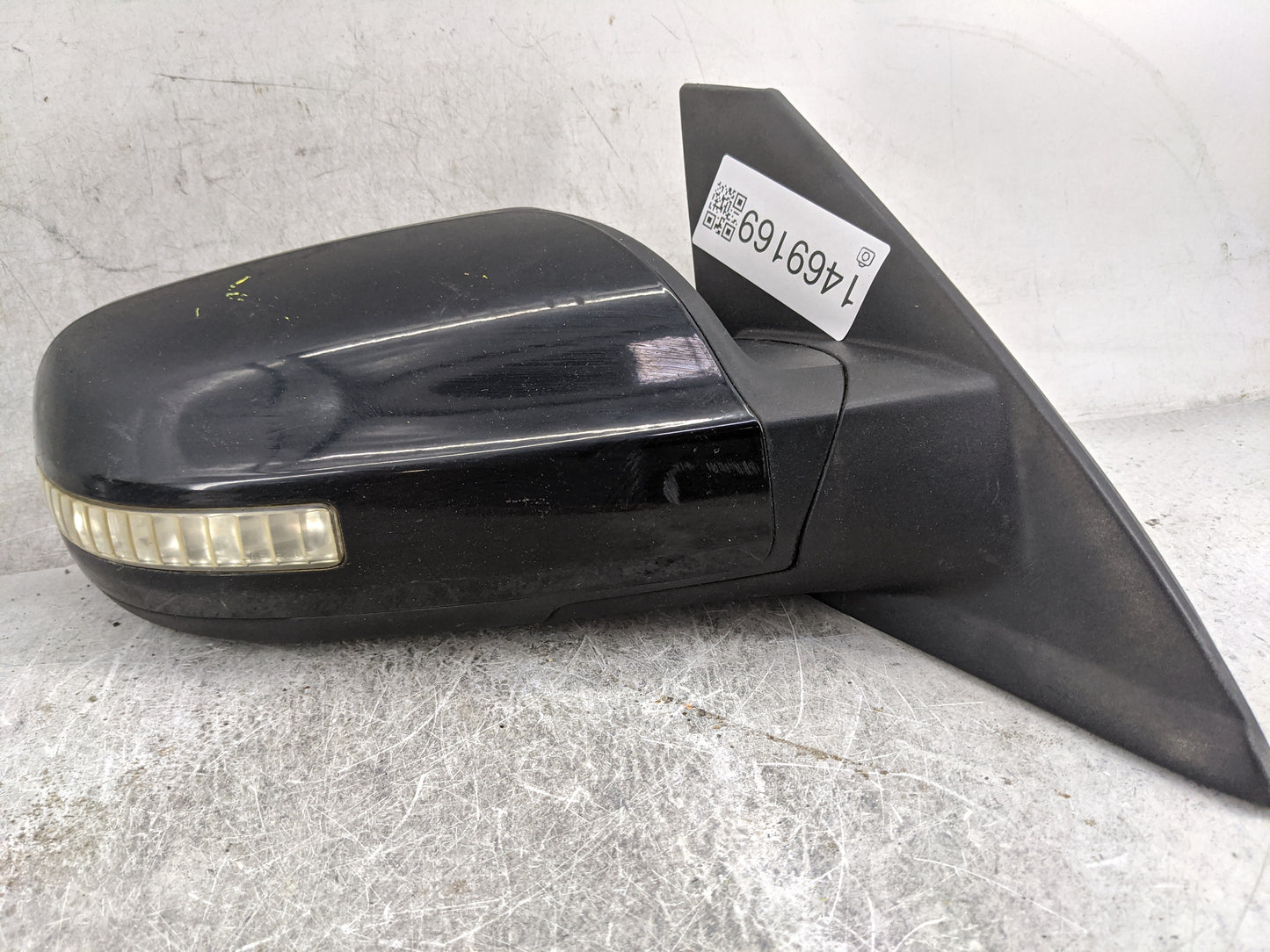 2010-2012 Nissan Altima Passenger Side View Mirror - Right Door Mirror OEM Used - Oemusedautoparts1.com