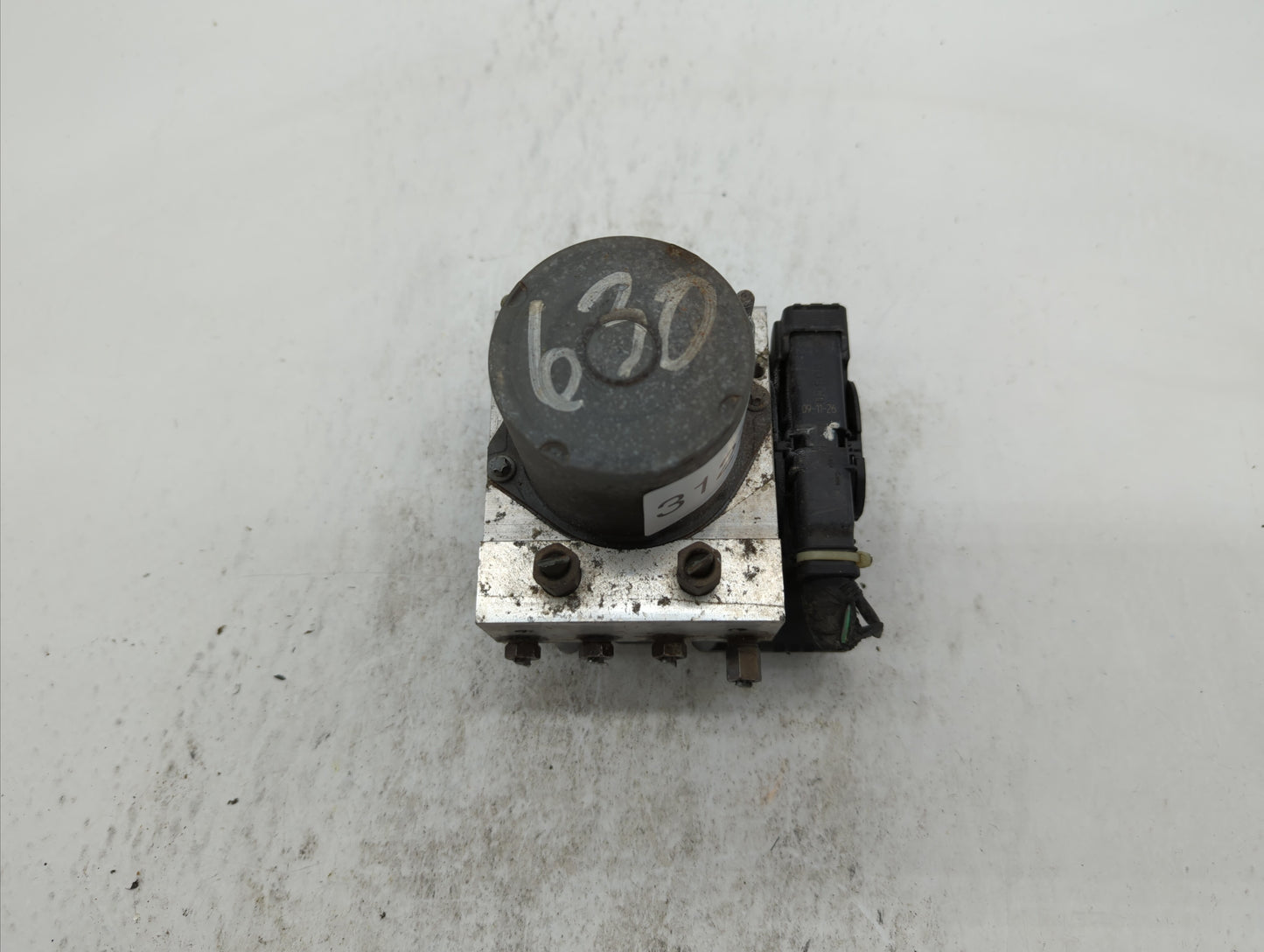 2010 Nissan Altima ABS Pump Control Module Replacement P/N:47660 ZX00A Fits OEM Used Auto Parts - Oemusedautoparts1.com