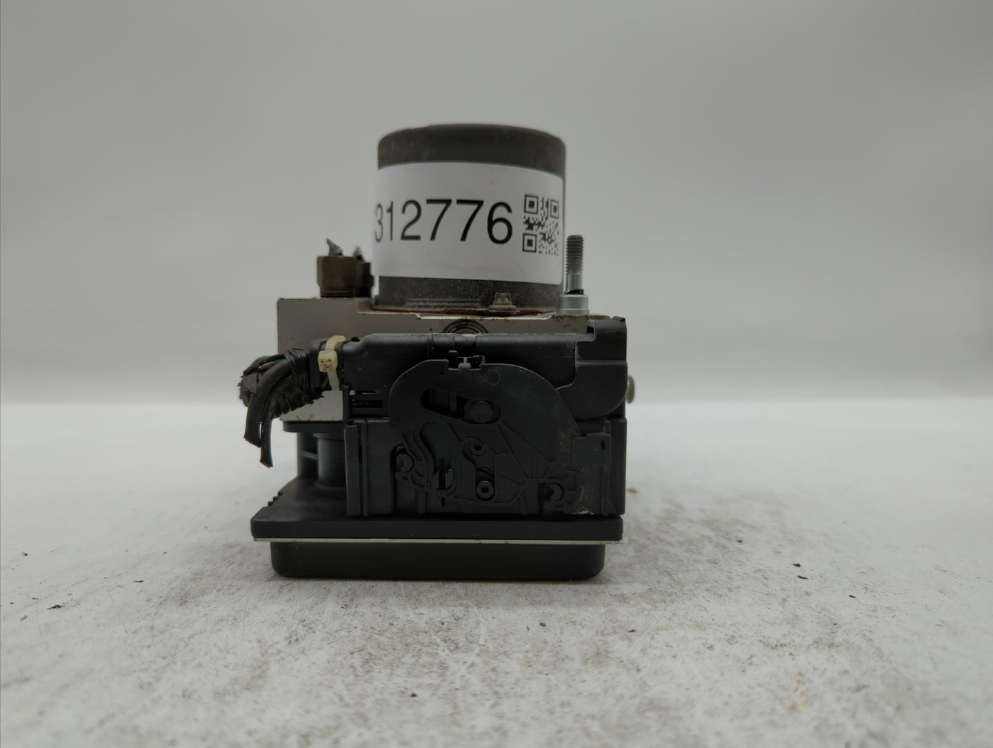 2010 Nissan Altima ABS Pump Control Module Replacement P/N:47660 ZX00A Fits OEM Used Auto Parts - Oemusedautoparts1.com