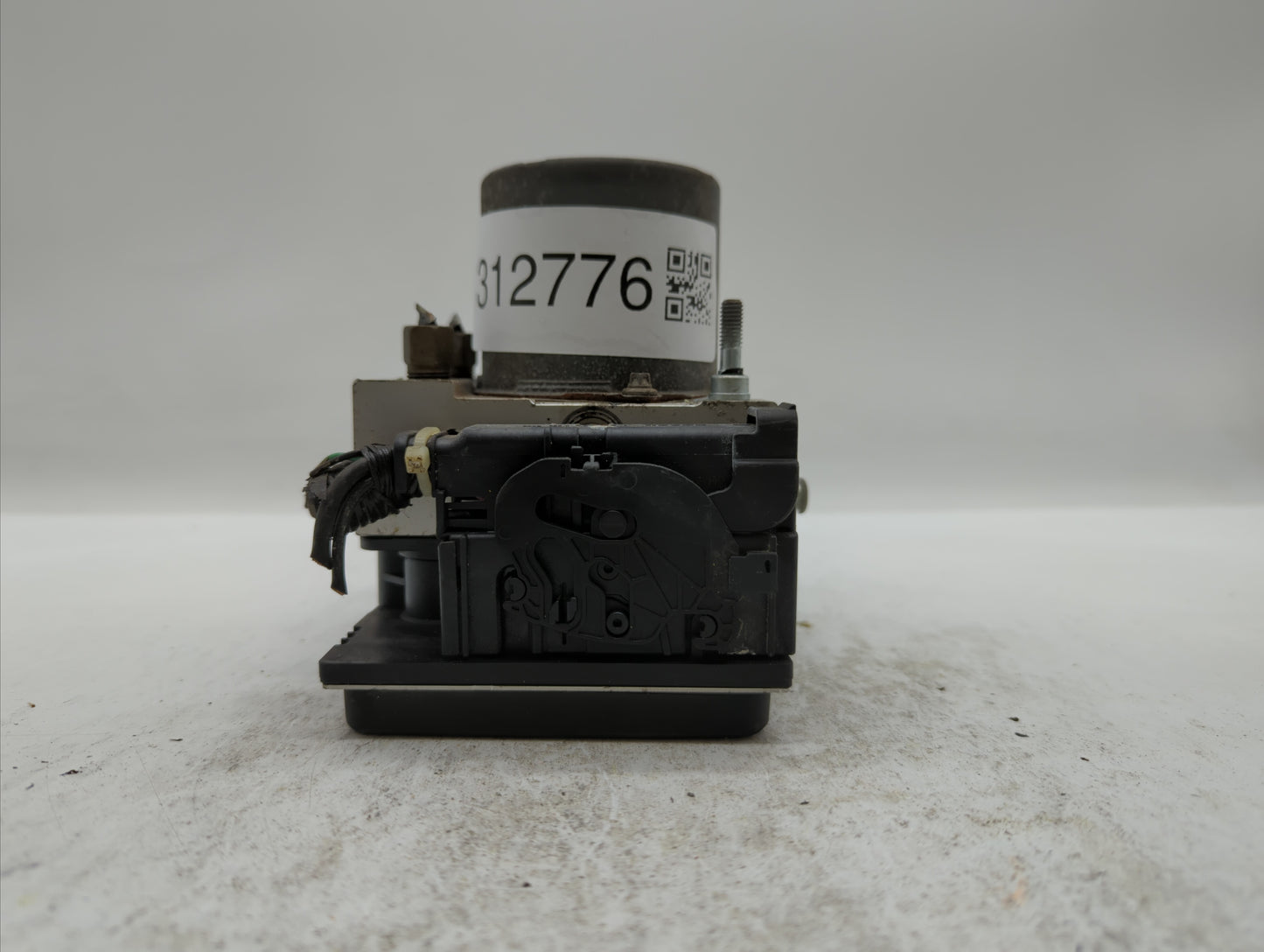 2010 Nissan Altima ABS Pump Control Module Replacement P/N:47660 ZX00A Fits OEM Used Auto Parts - Oemusedautoparts1.com