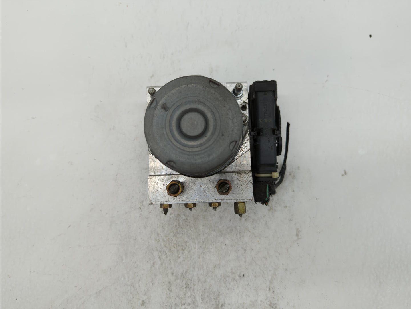 2010 Nissan Altima ABS Pump Control Module Replacement P/N:47660 ZX00A Fits OEM Used Auto Parts - Oemusedautoparts1.com