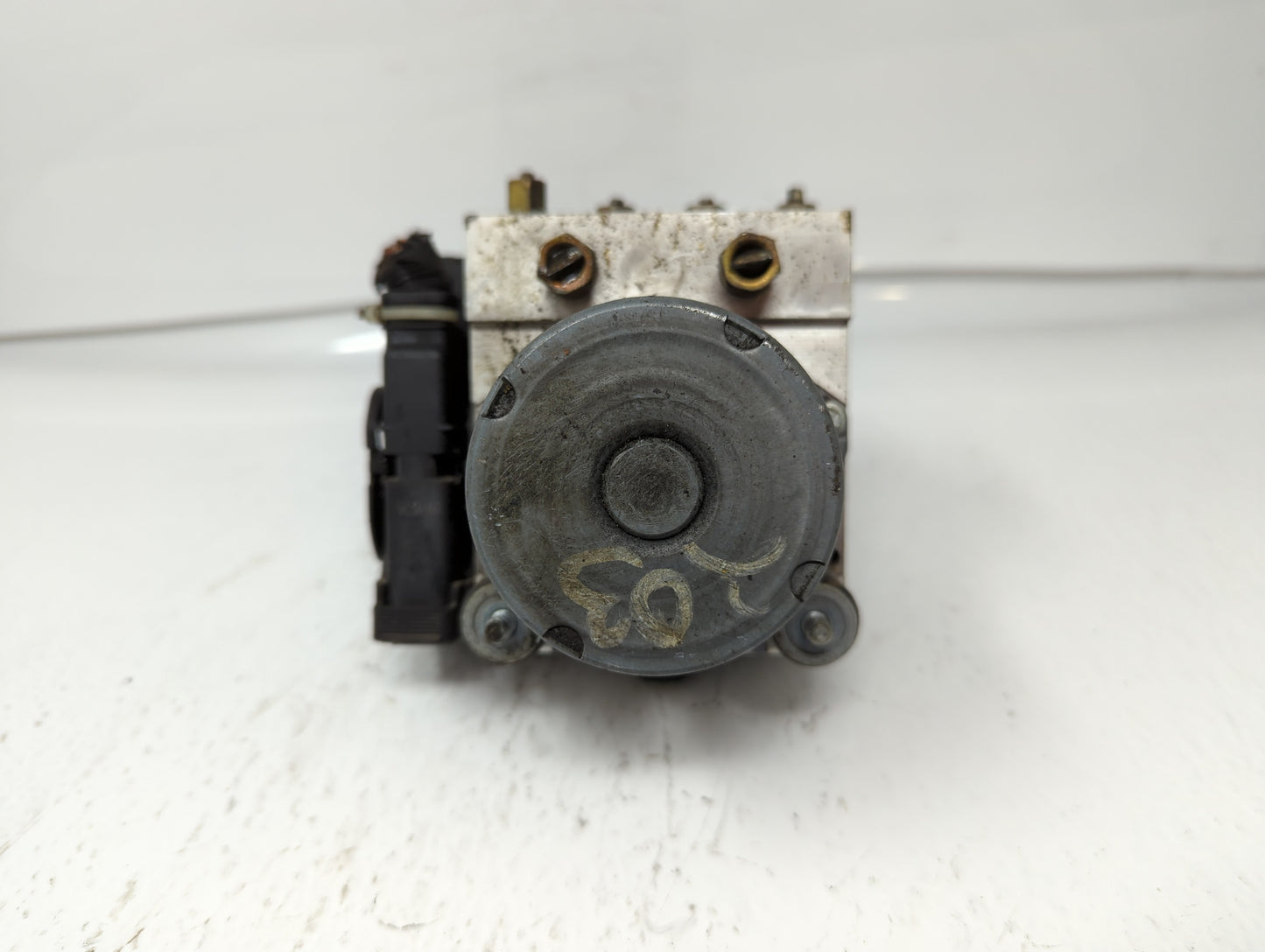 2010 Nissan Altima ABS Pump Control Module Replacement P/N:47660 ZX00A Fits OEM Used Auto Parts - Oemusedautoparts1.com