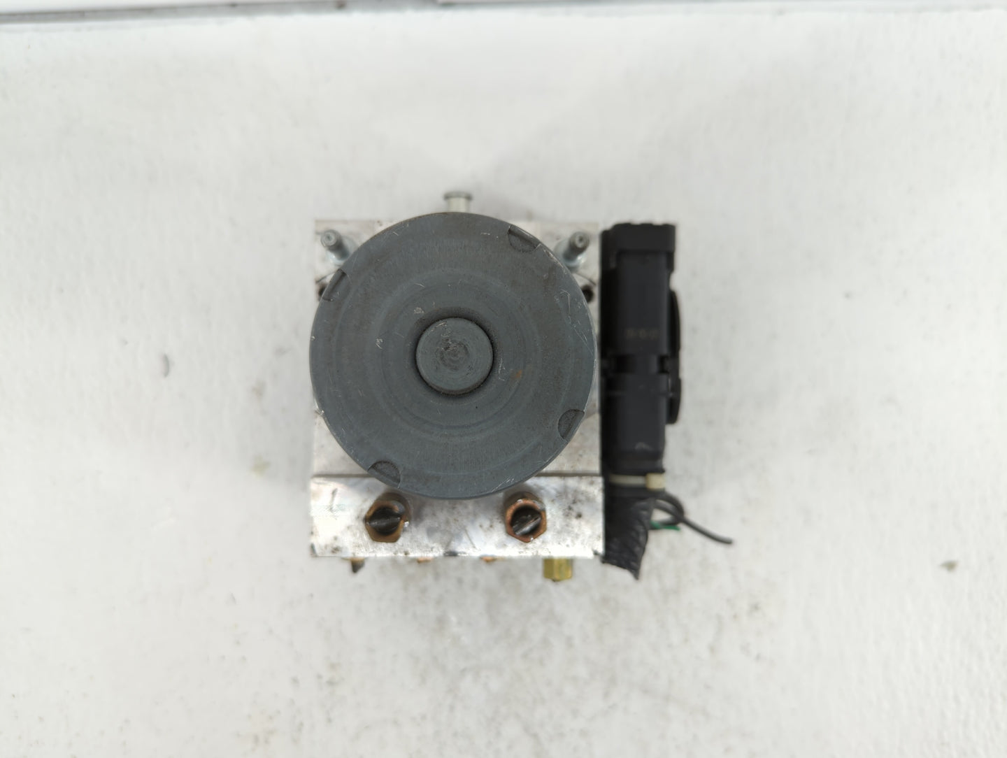 2010 Nissan Altima ABS Pump Control Module Replacement P/N:47660 ZX00A Fits OEM Used Auto Parts - Oemusedautoparts1.com