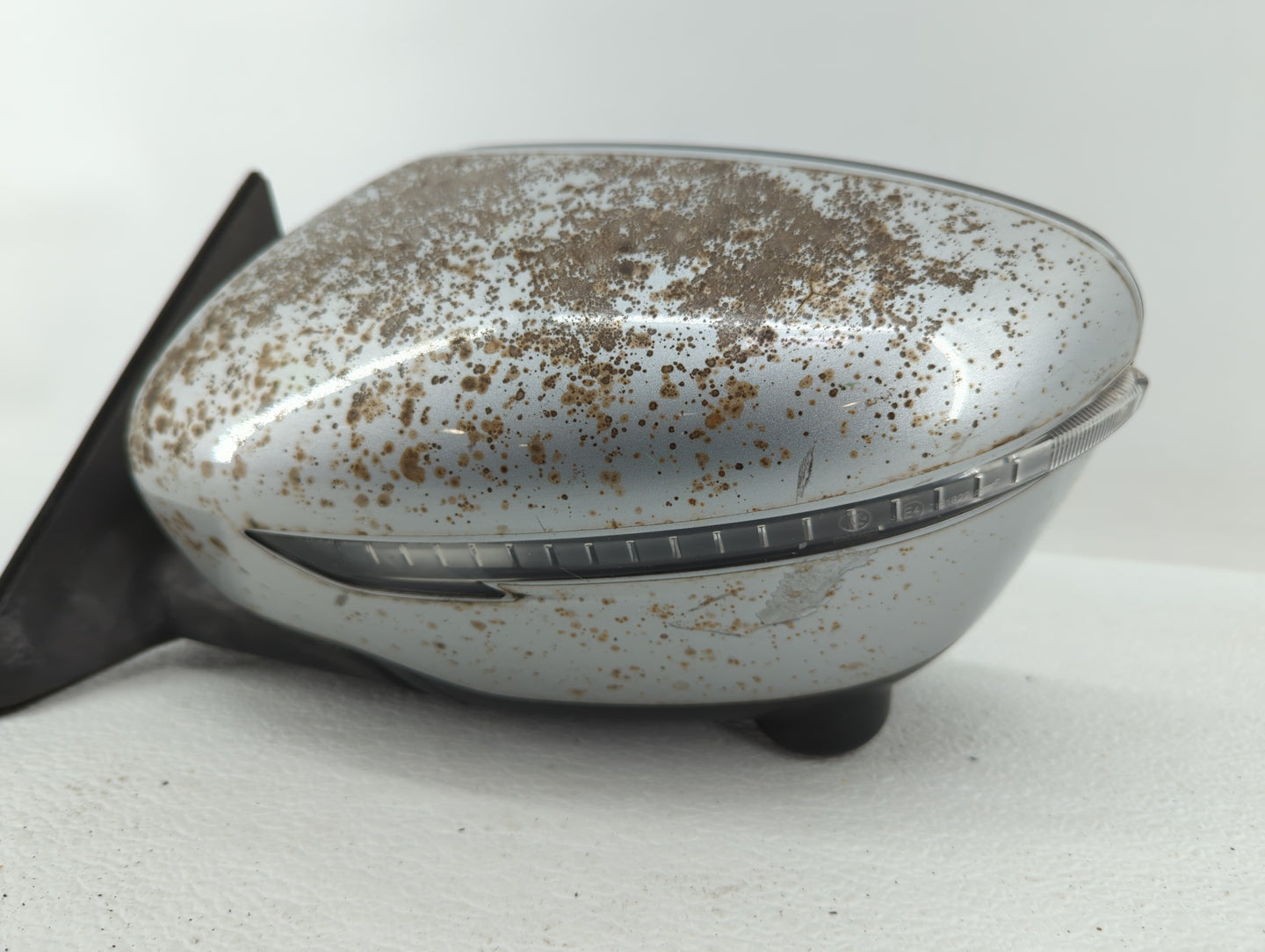 2010 Nissan Altima Driver Side View Mirror - Left Door Mirror OEM Used - Oemusedautoparts1.com