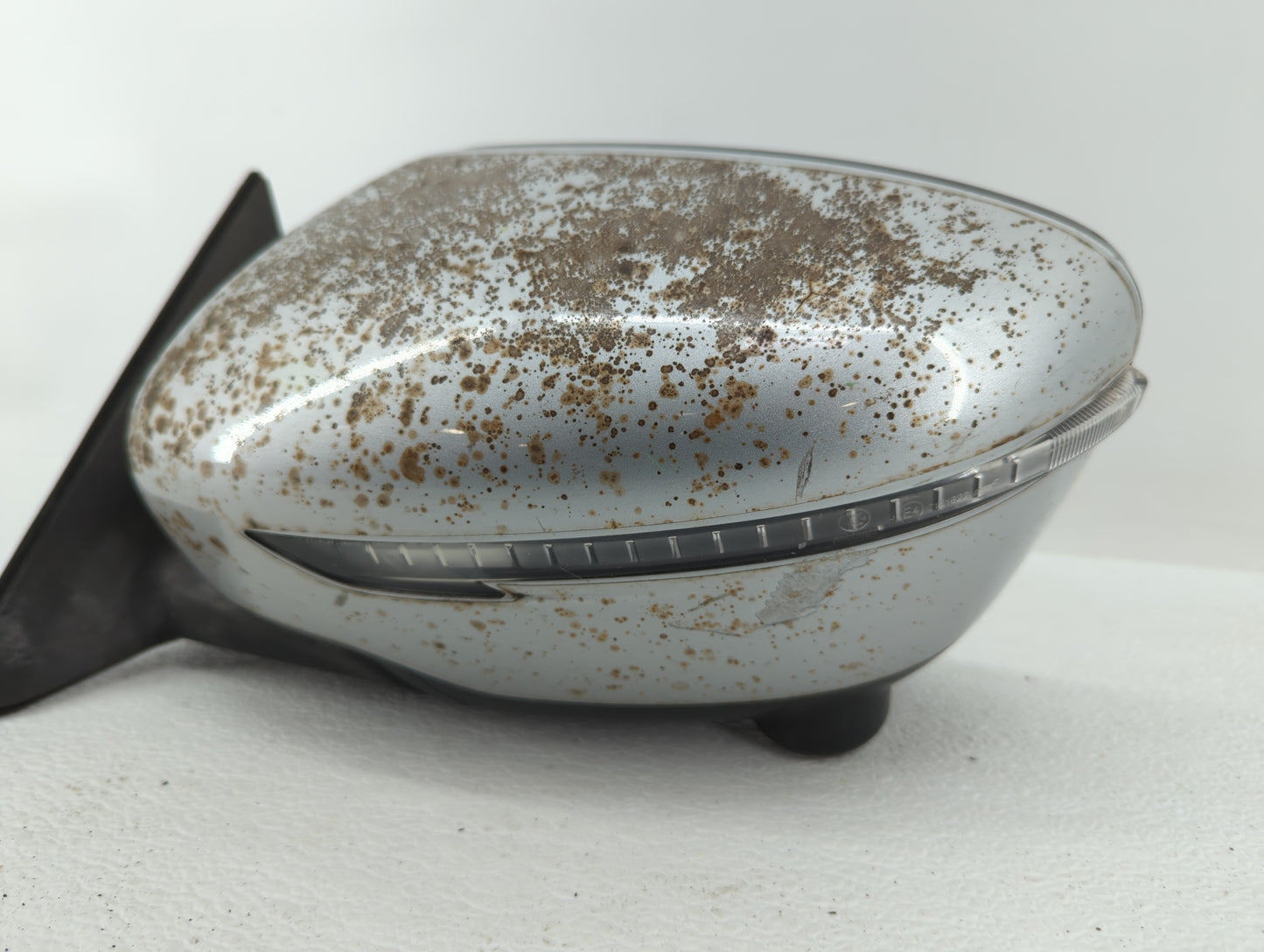 2010 Nissan Altima Driver Side View Mirror - Left Door Mirror OEM Used - Oemusedautoparts1.com