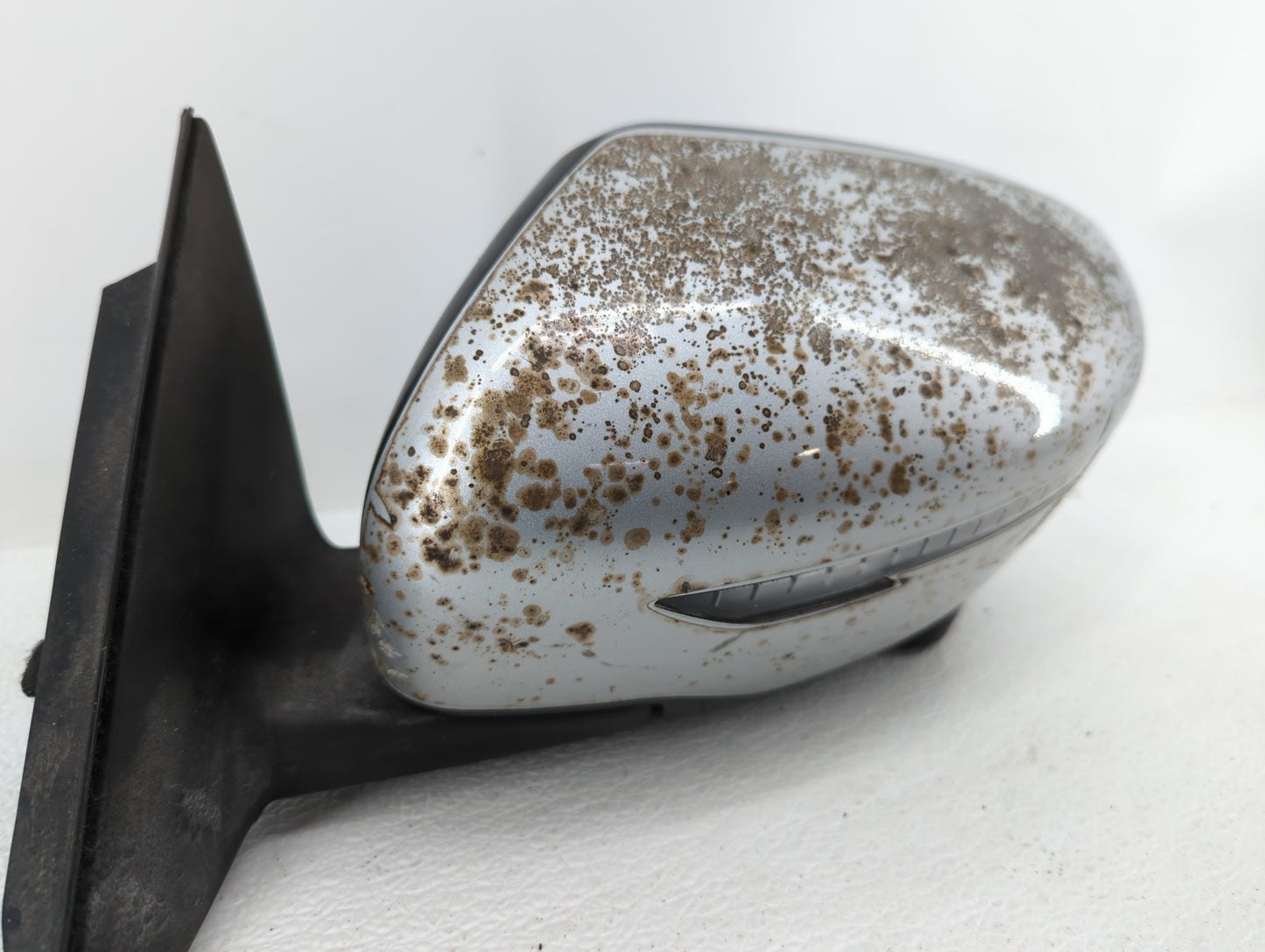 2010 Nissan Altima Driver Side View Mirror - Left Door Mirror OEM Used - Oemusedautoparts1.com
