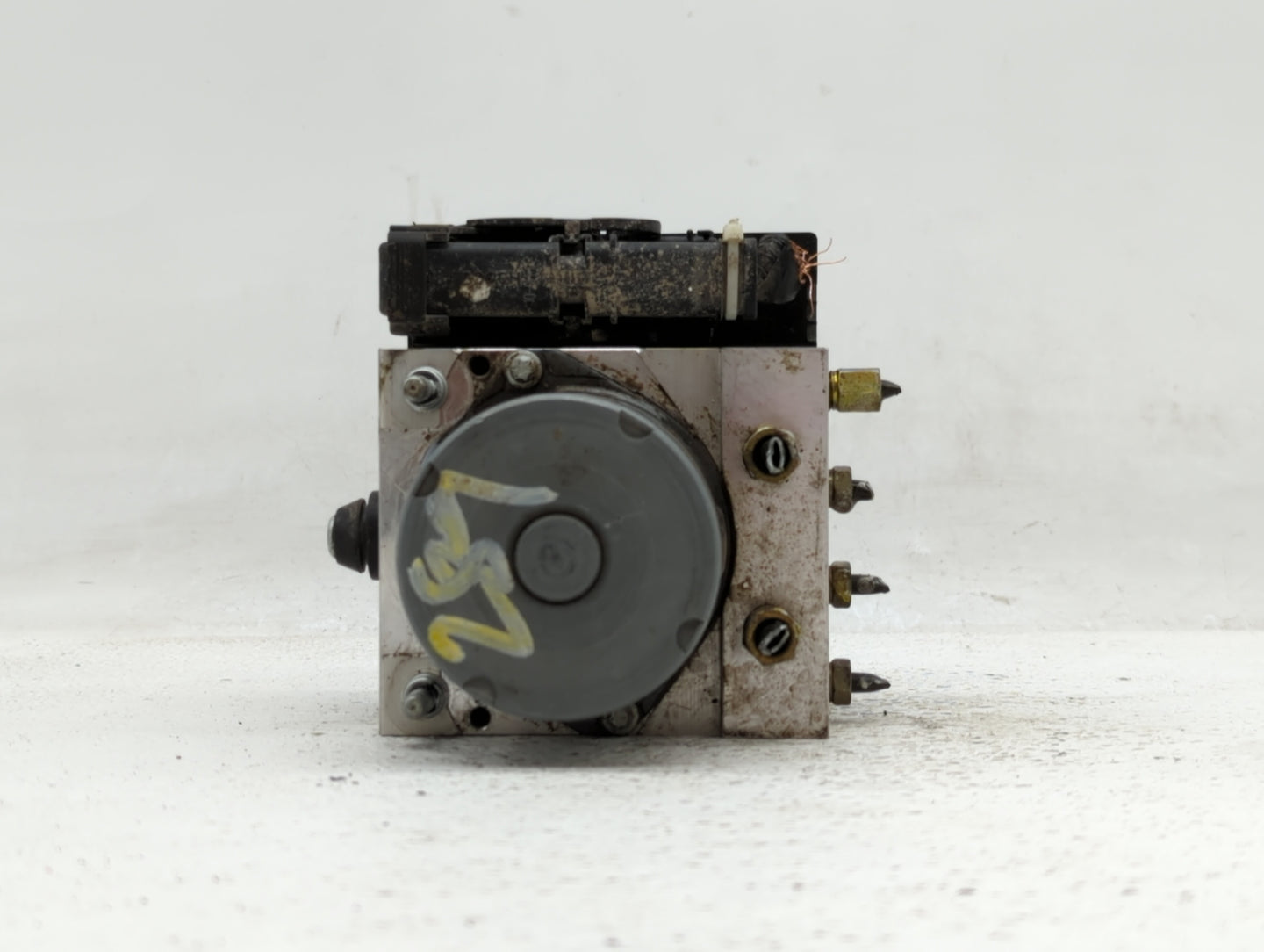 2010 Nissan Altima ABS Pump Control Module Replacement P/N:47660 ZX00A Fits OEM Used Auto Parts - Oemusedautoparts1.com