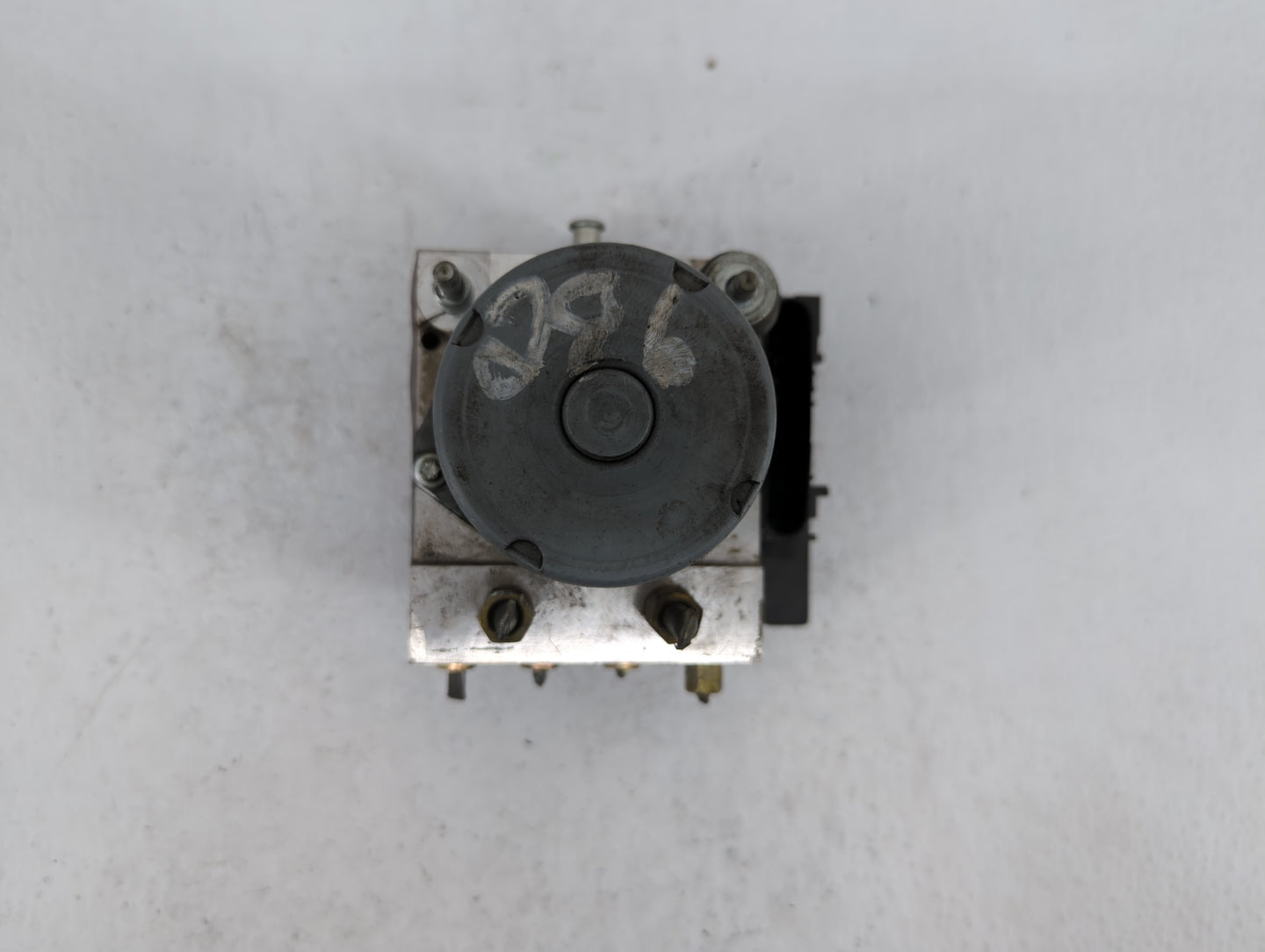 2010 Nissan Altima ABS Pump Control Module Replacement P/N:47660 ZX00A Fits OEM Used Auto Parts - Oemusedautoparts1.com